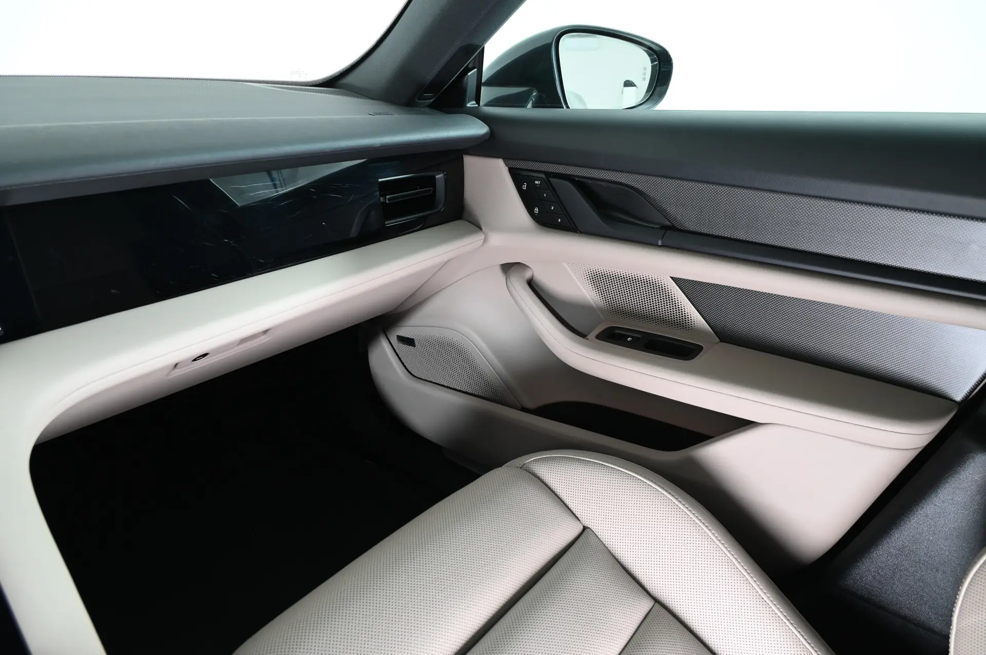 Porsche Taycan Sport Turismo 4S 31