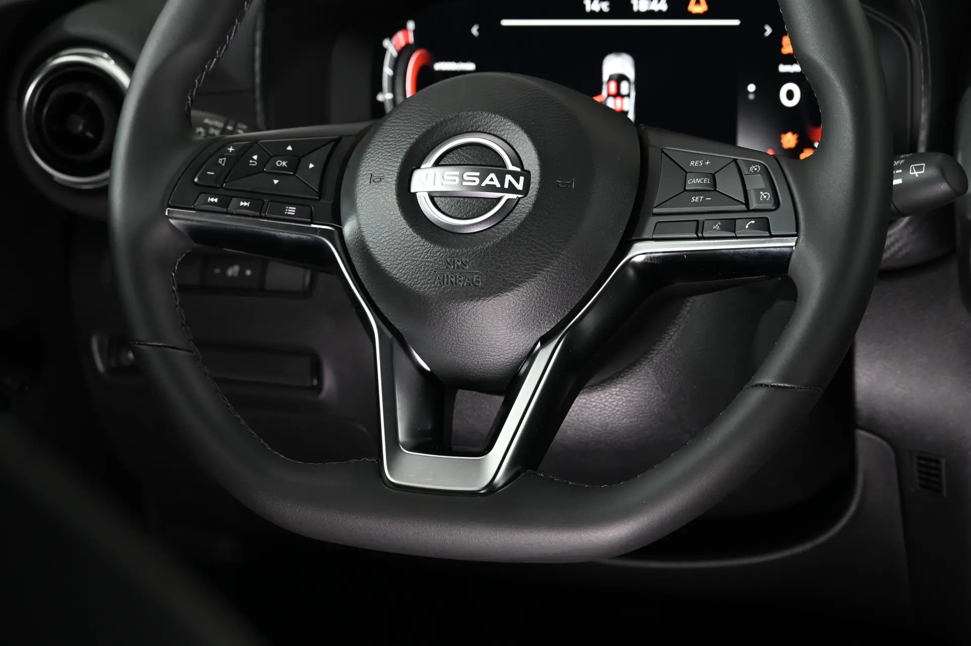 Nissan Juke 1.0 DIG-T N-Connecta 19