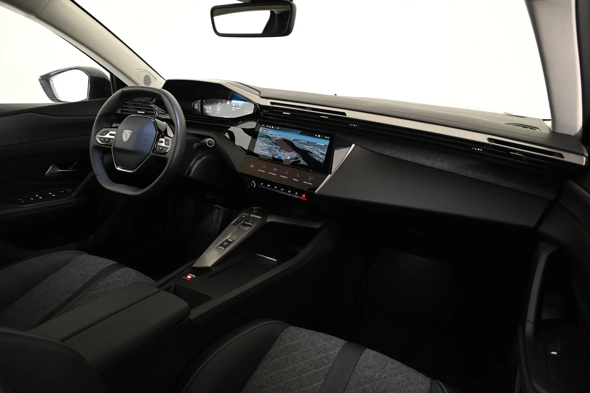Peugeot 408 1.2 PureTech Allure EAT8 18