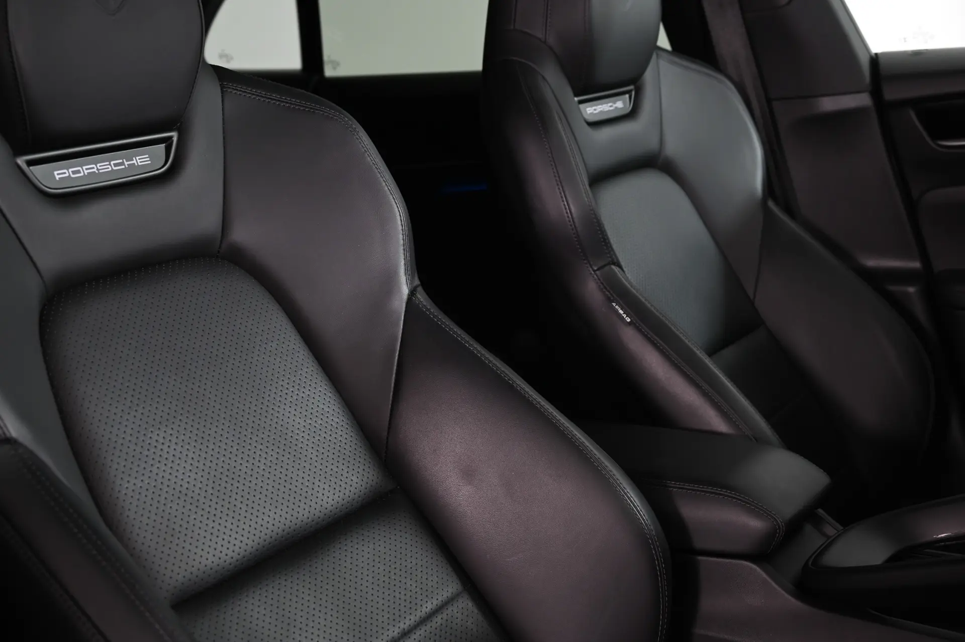Porsche Macan Electric 4 21