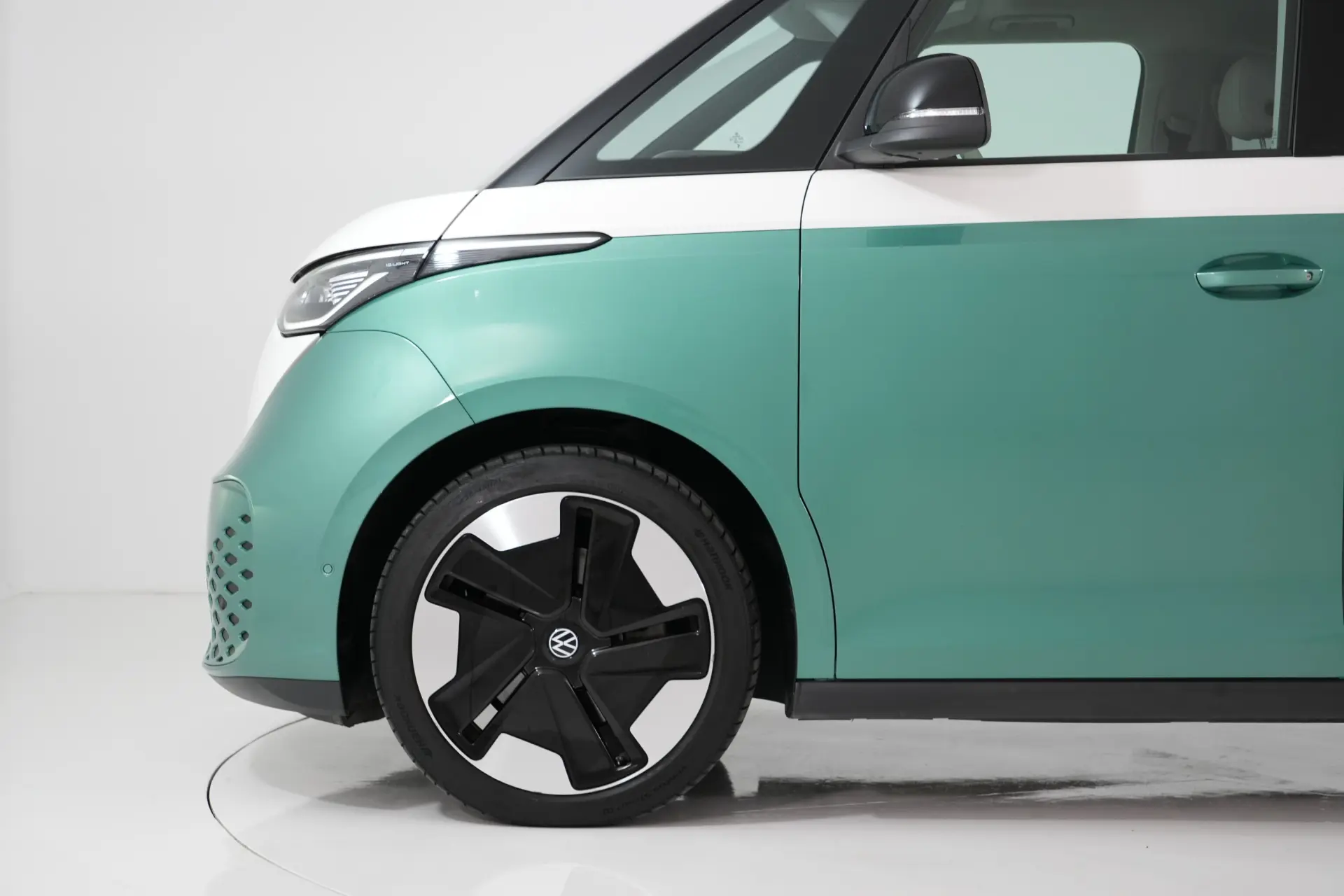 Volkswagen ID.Buzz Pro 14