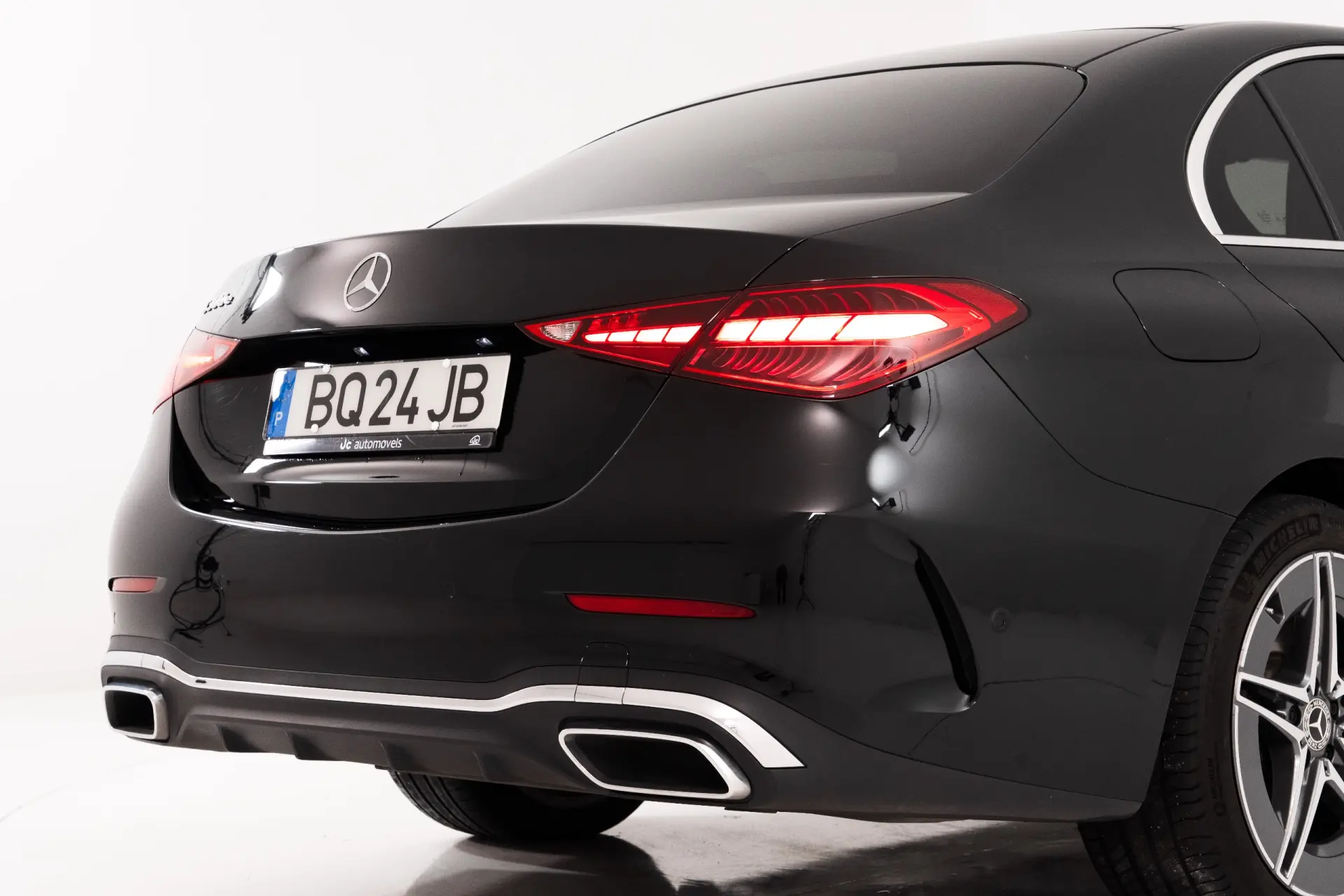 Mercedes-Benz C 300 e AMG Line 12