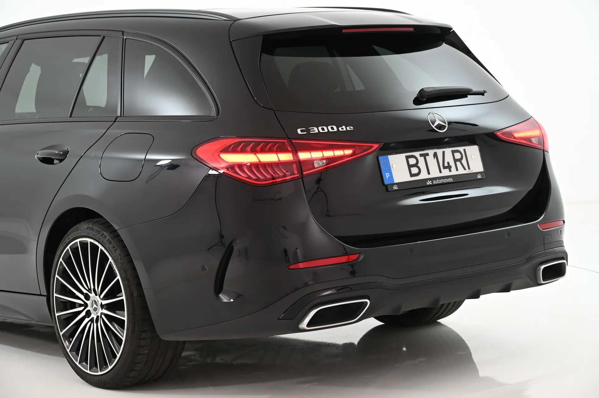 Mercedes-Benz C 300 de AMG Line 12