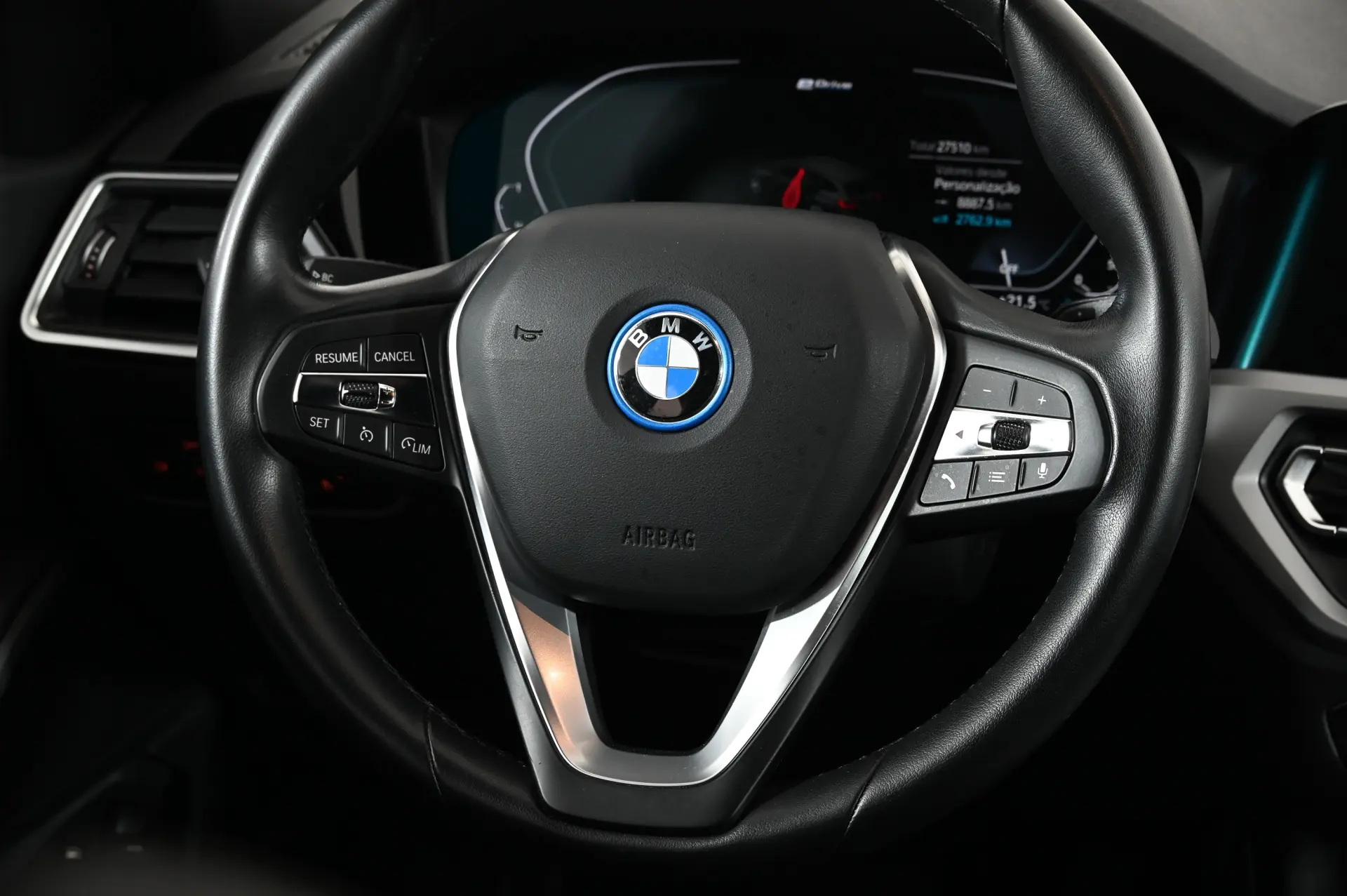 BMW 320 e Auto 23