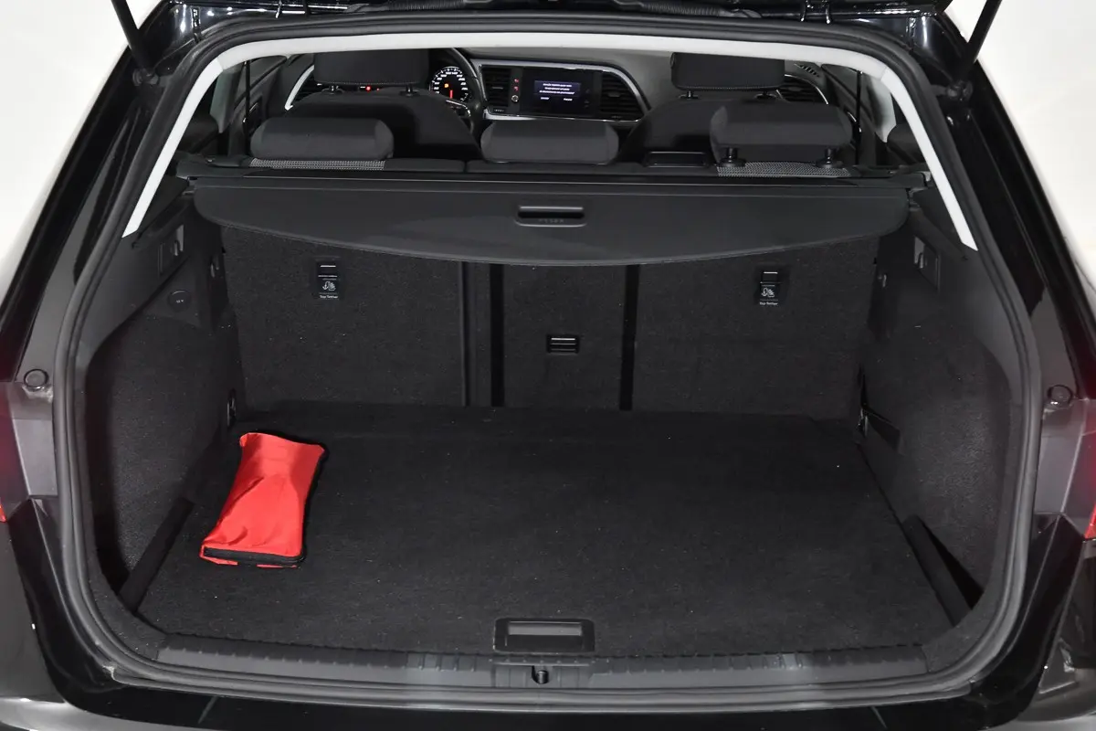 SEAT Leon ST 1.6 TDI Style S/S 9