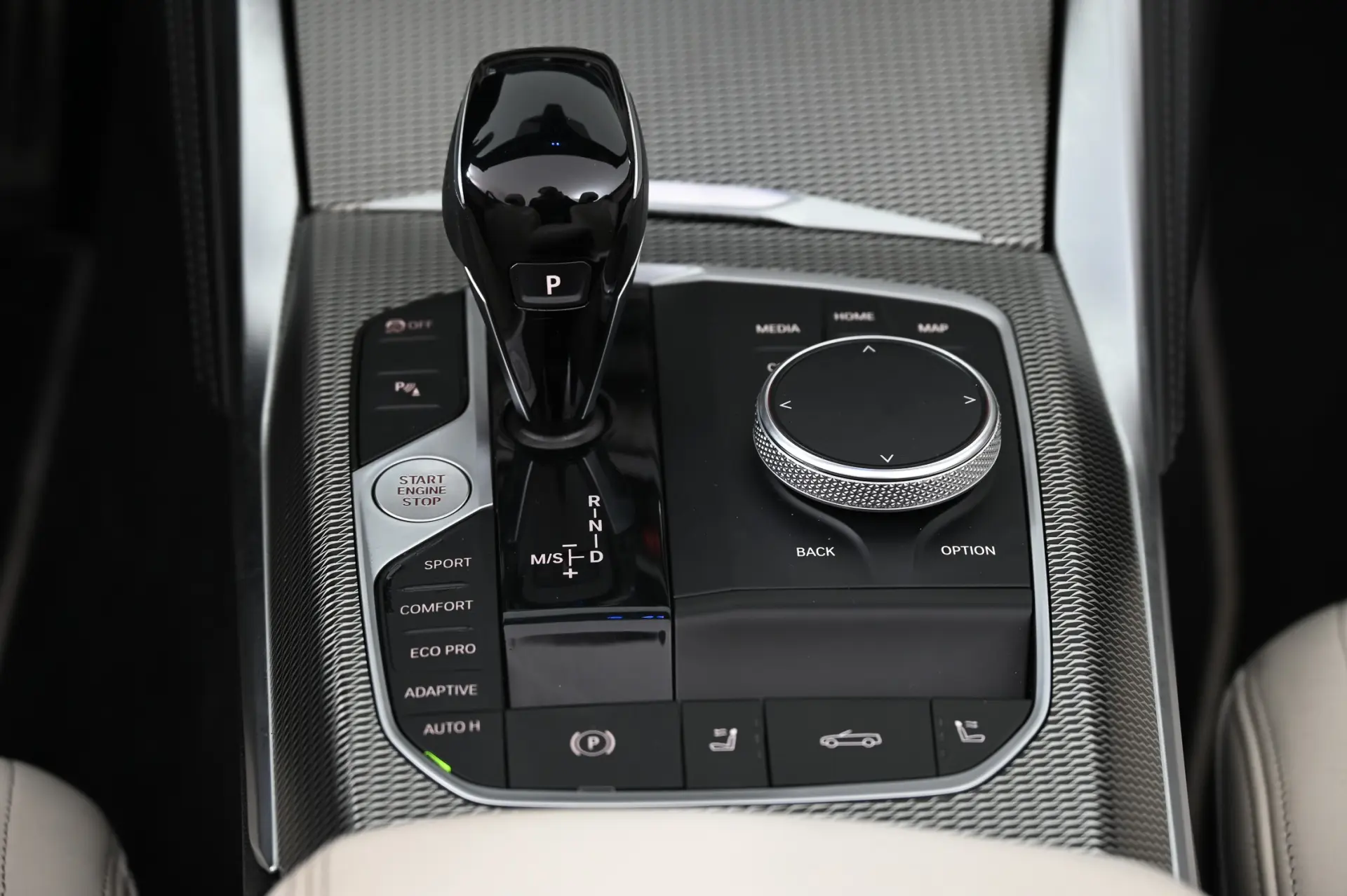 BMW 420 d Pack Desportivo M Auto 26