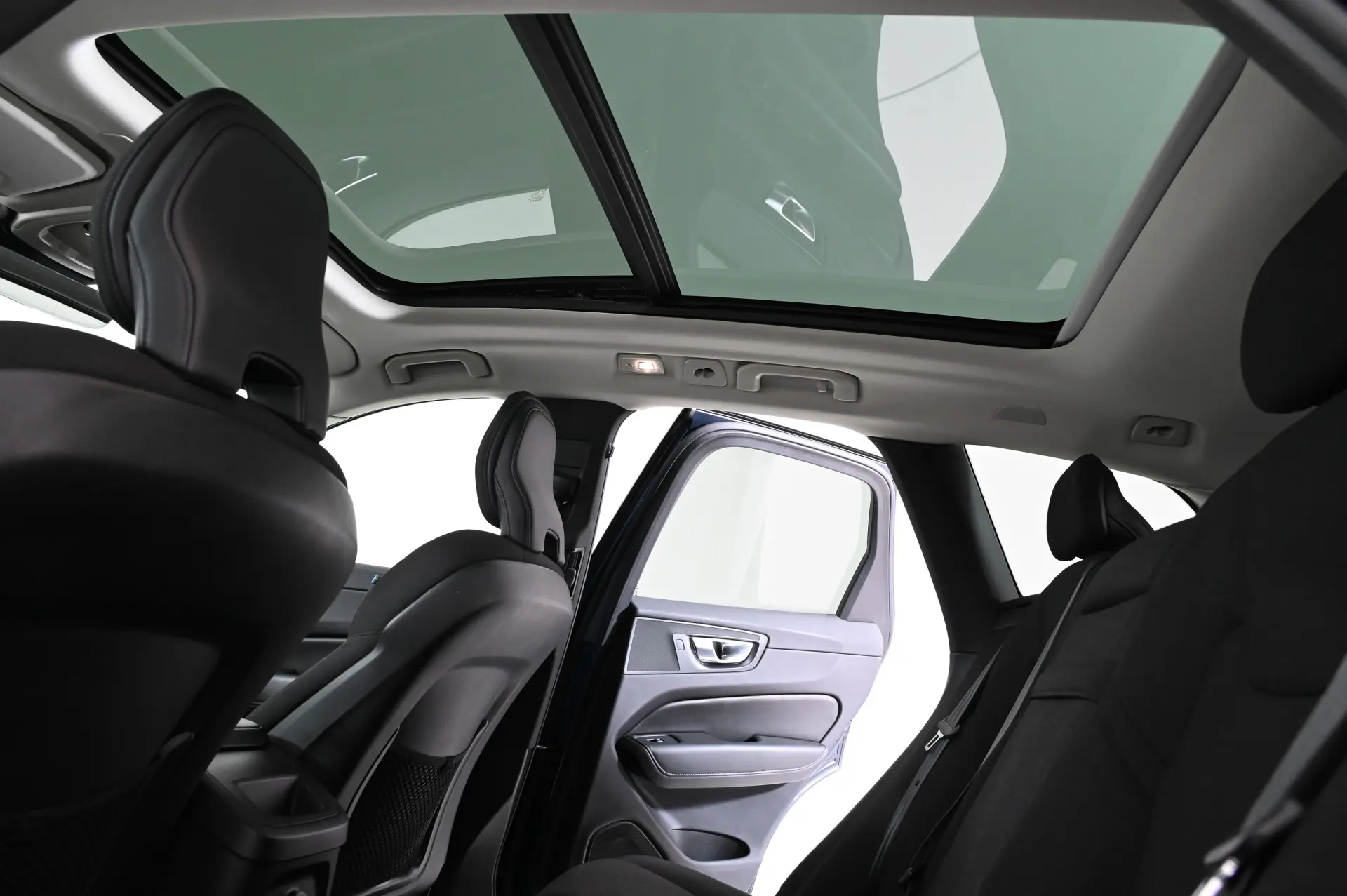 Volvo XC 60 2.0 T6 PHEV Inscription Expression AWD 29