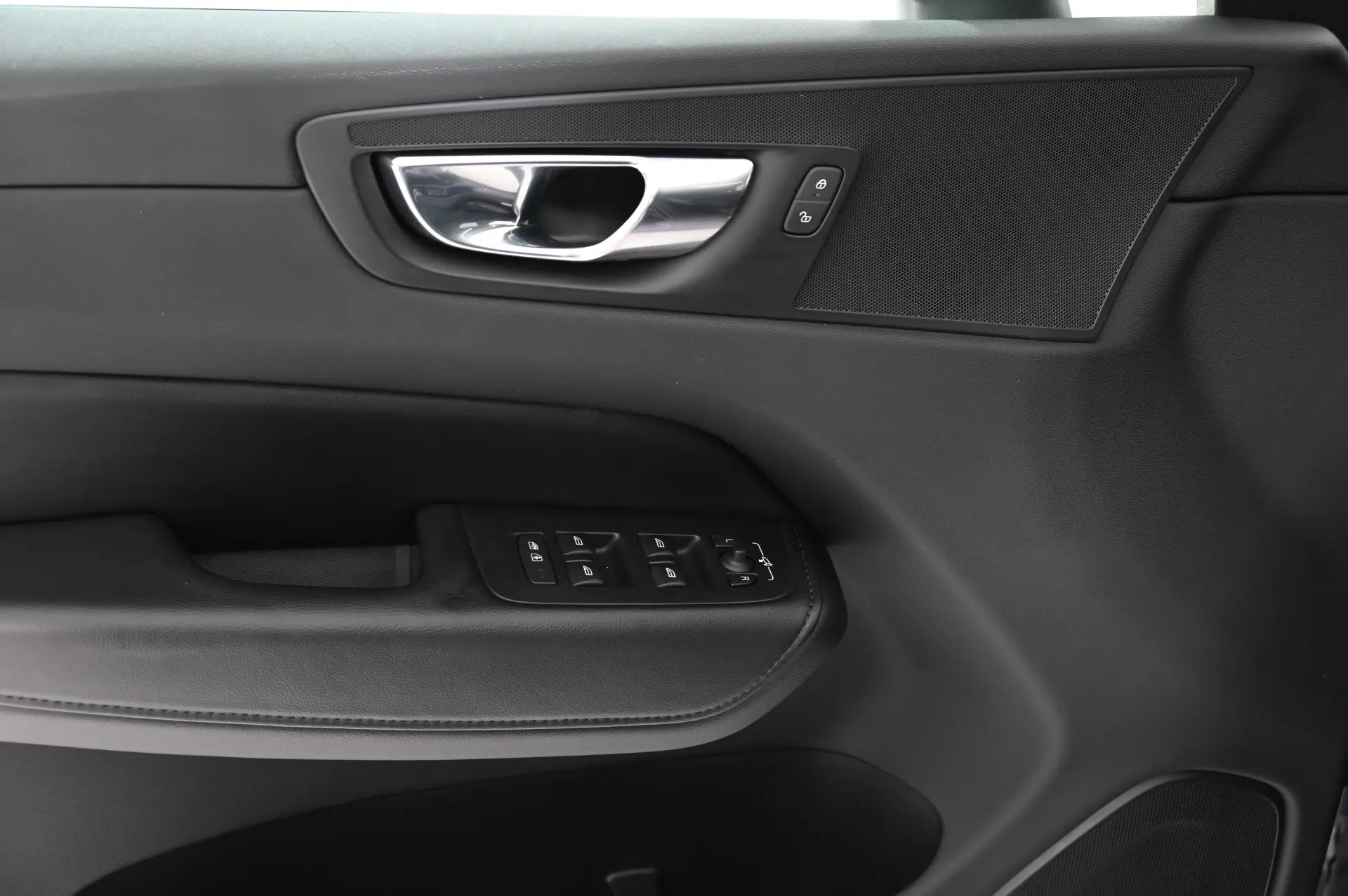 Volvo XC 60 2.0 T6 PHEV Inscription Expression AWD 31