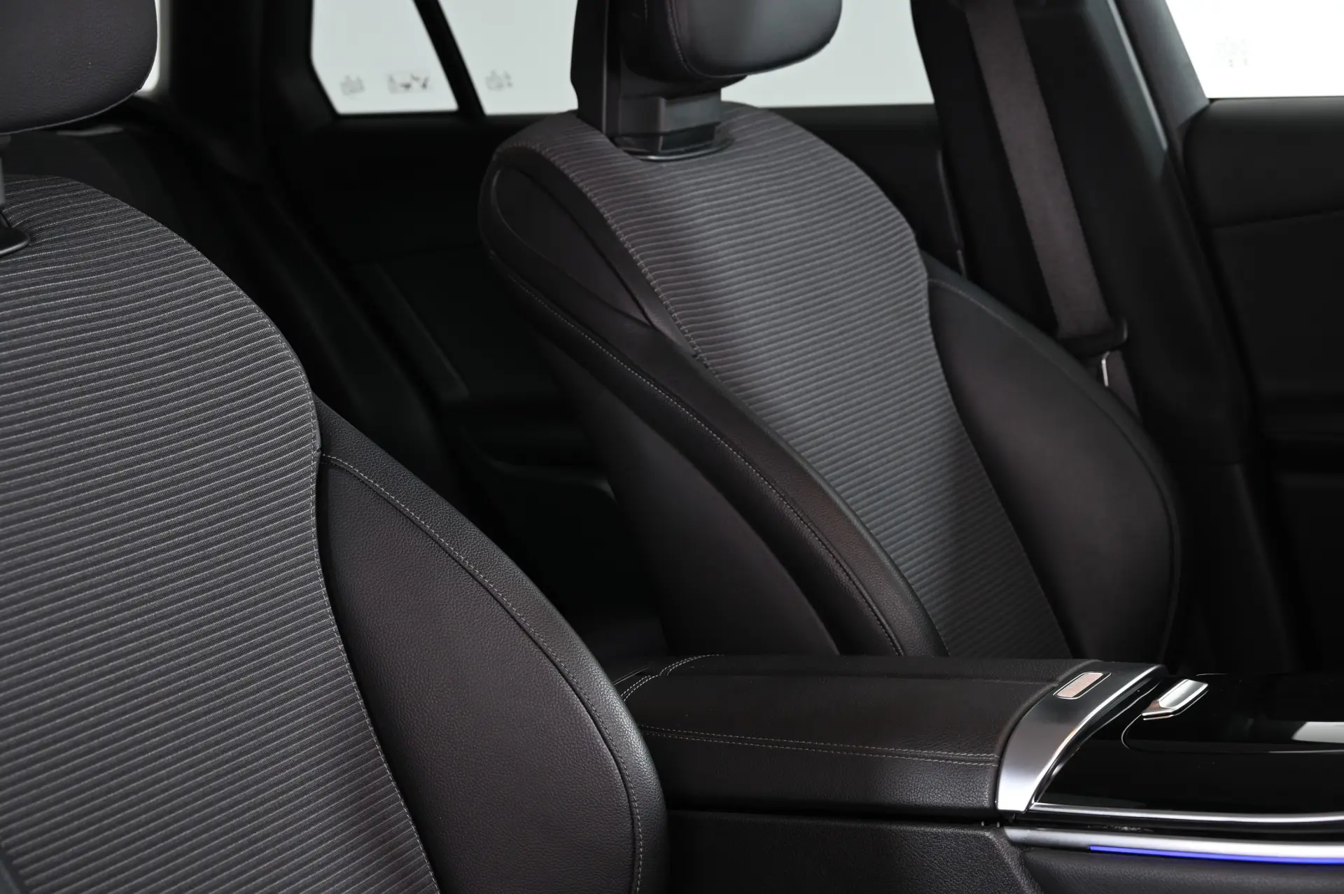Mercedes-Benz GLC 300 e 4Matic 23