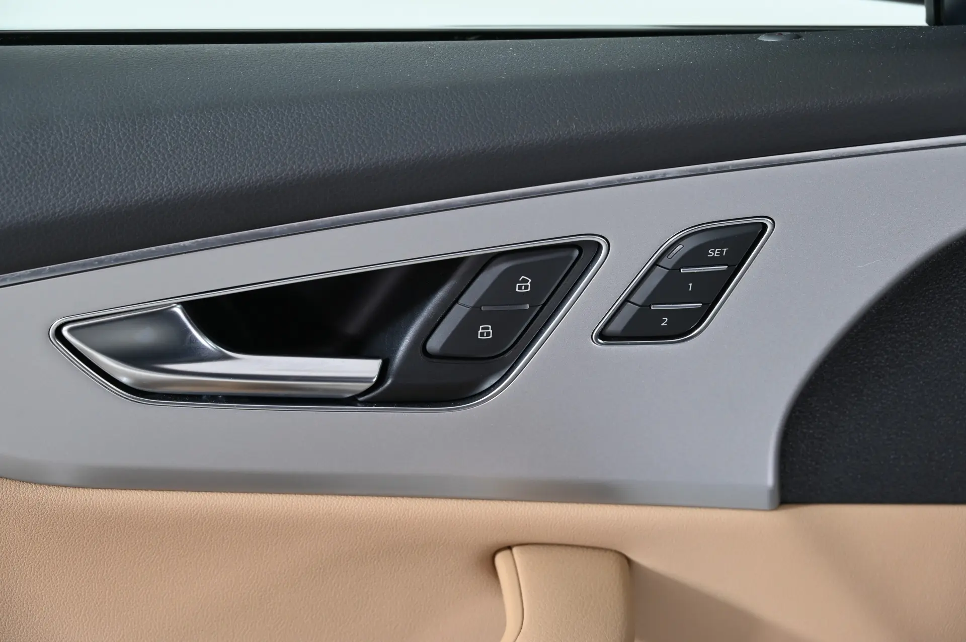 Audi Q8 55 TFSIe quattro Tiptronic 36