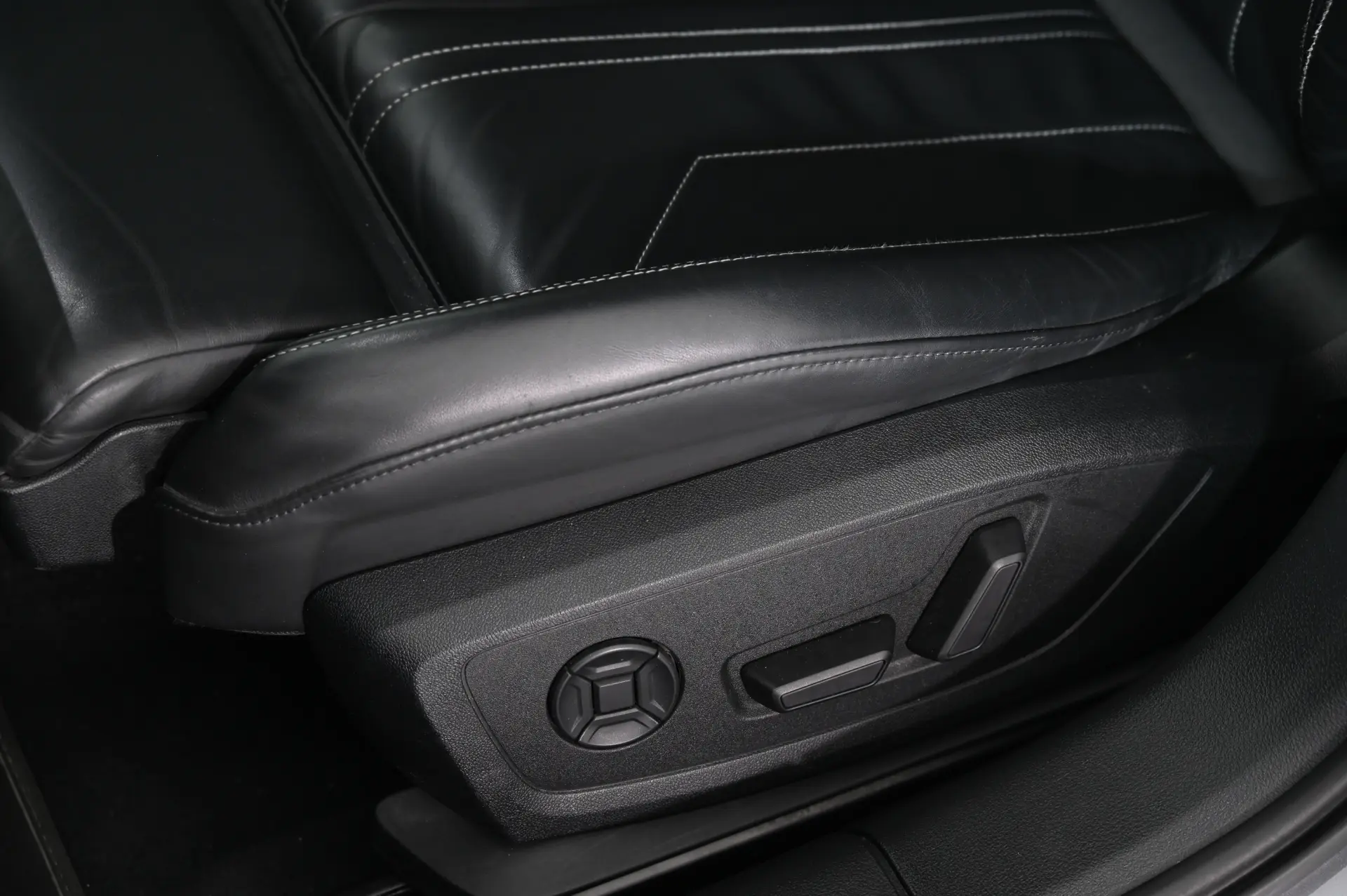 Audi A6 50 TDI quattro Sport Tiptronic 33