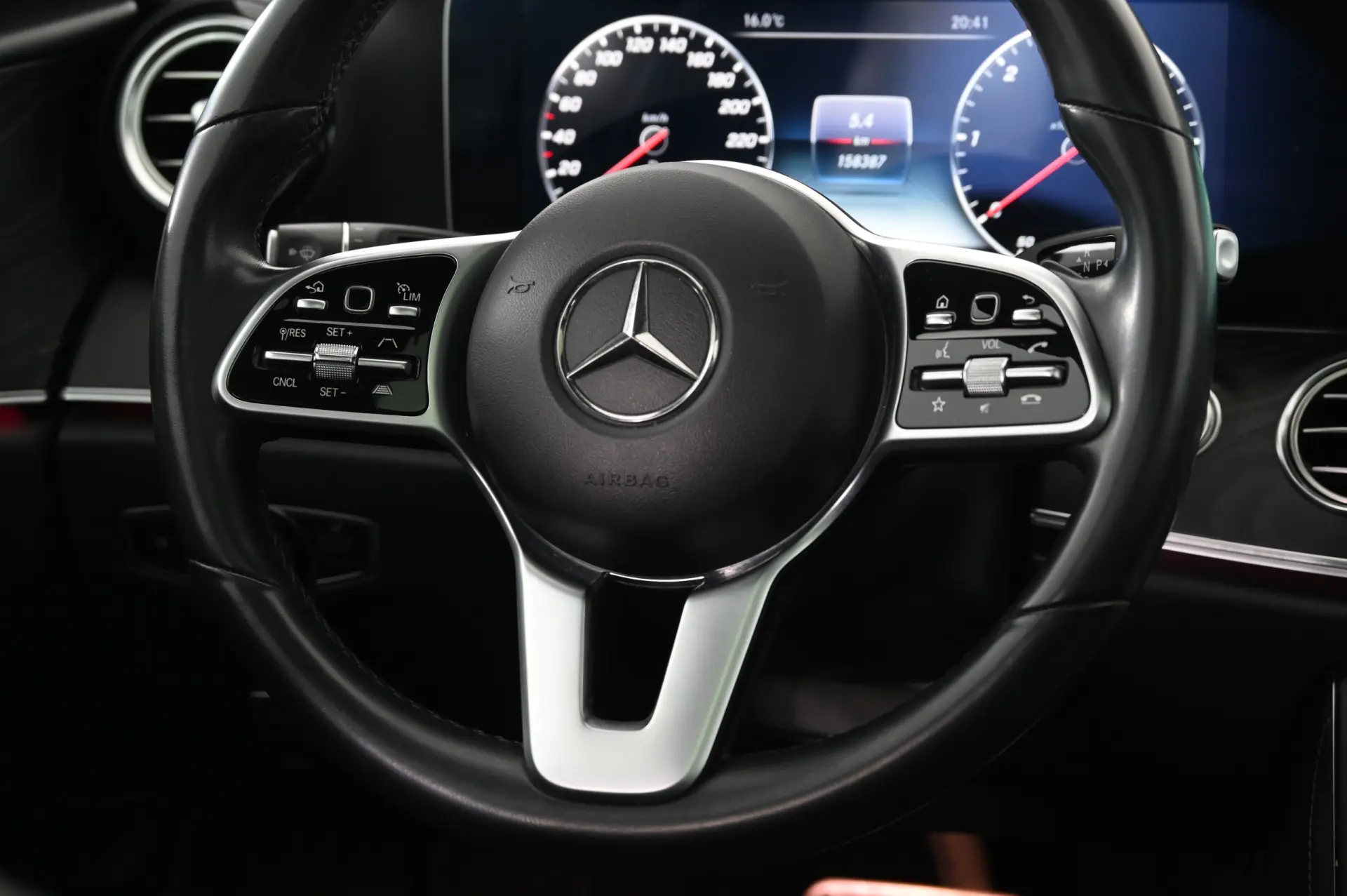 Mercedes-Benz E 400 d 4-Matic All Terrain Avantgarde 14