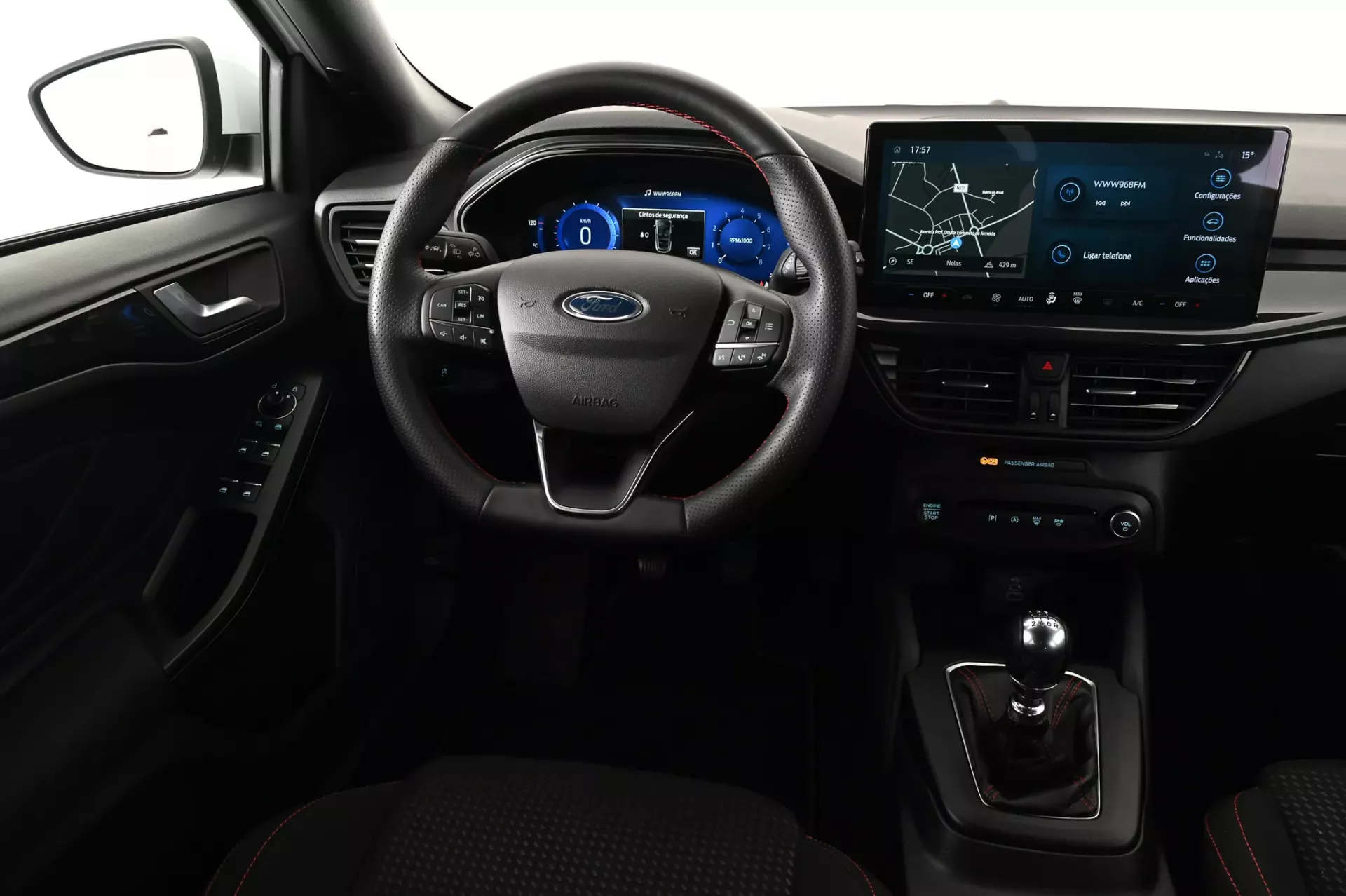 Ford Focus 1.0 EcoBoost MHEV ST-Line X 3