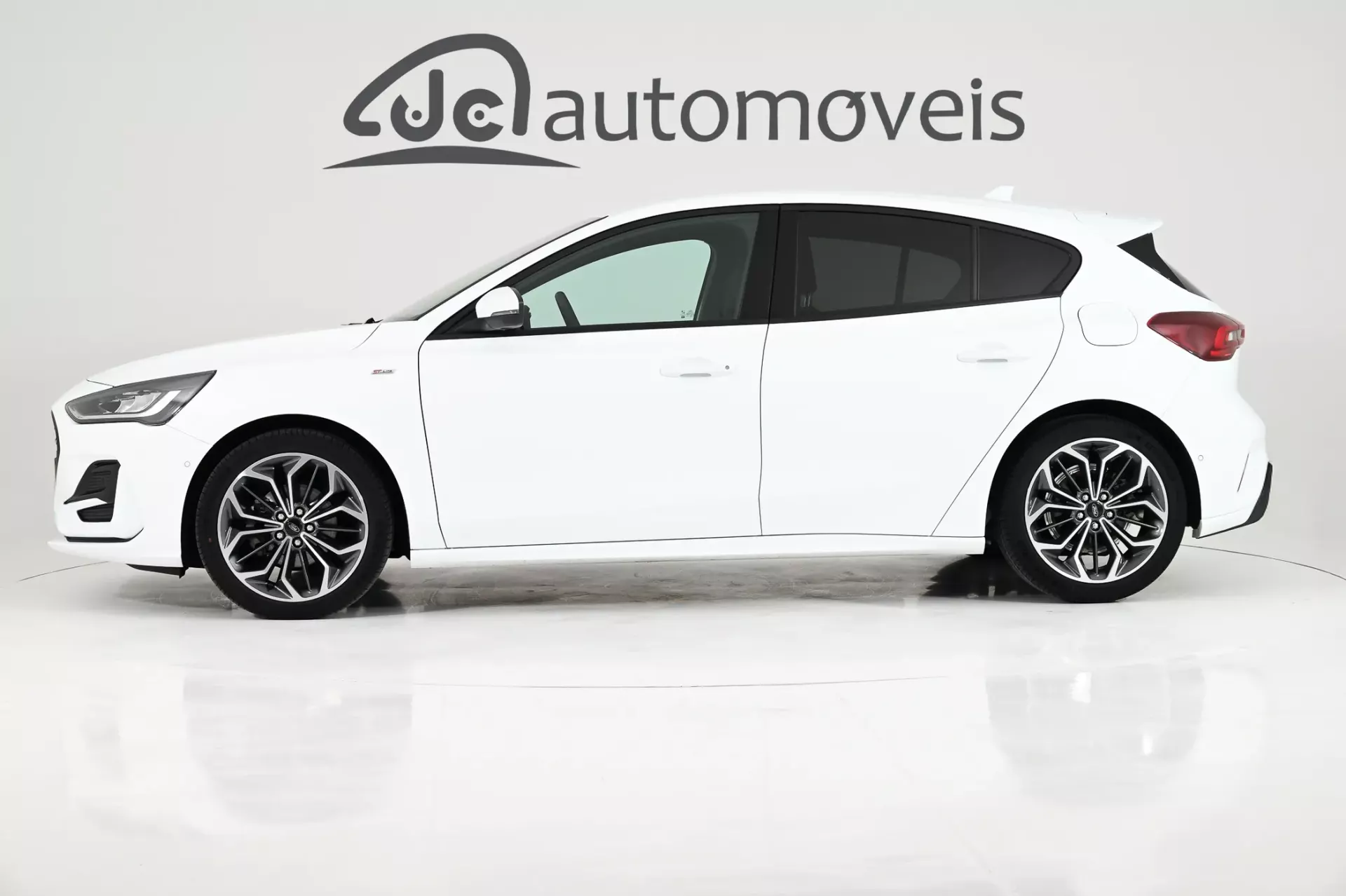 Ford Focus 1.0 EcoBoost MHEV ST-Line X 7