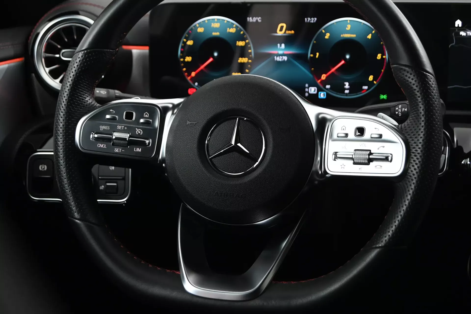 Mercedes-Benz CLA 180 26