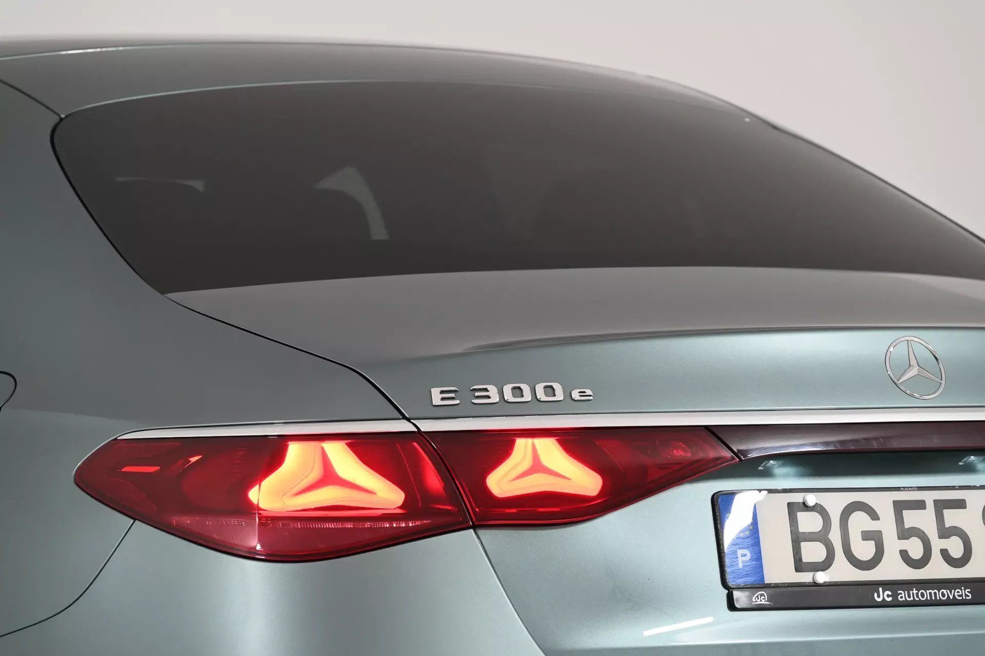 Mercedes-Benz E 300 12