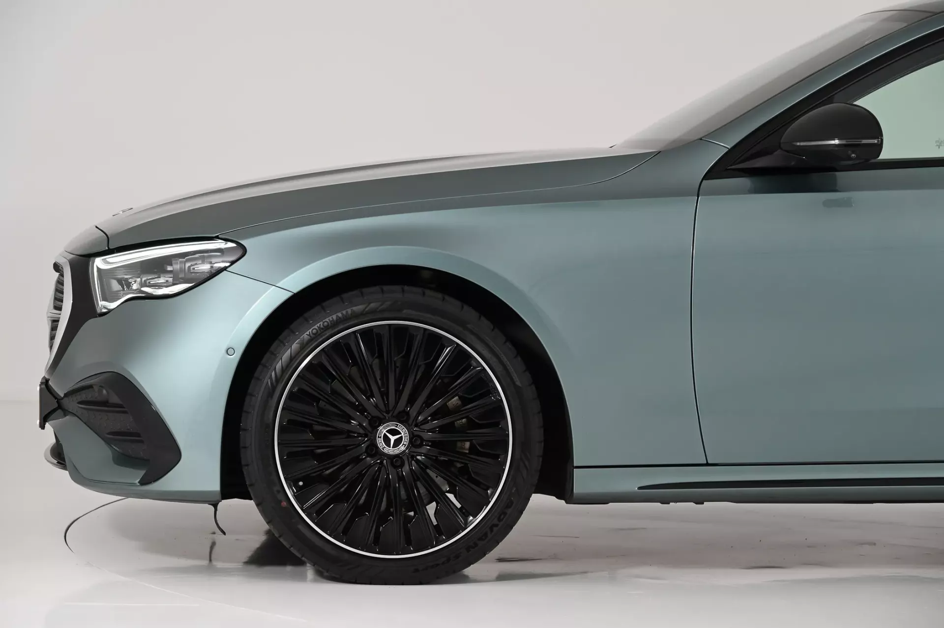 Mercedes-Benz E 300 13