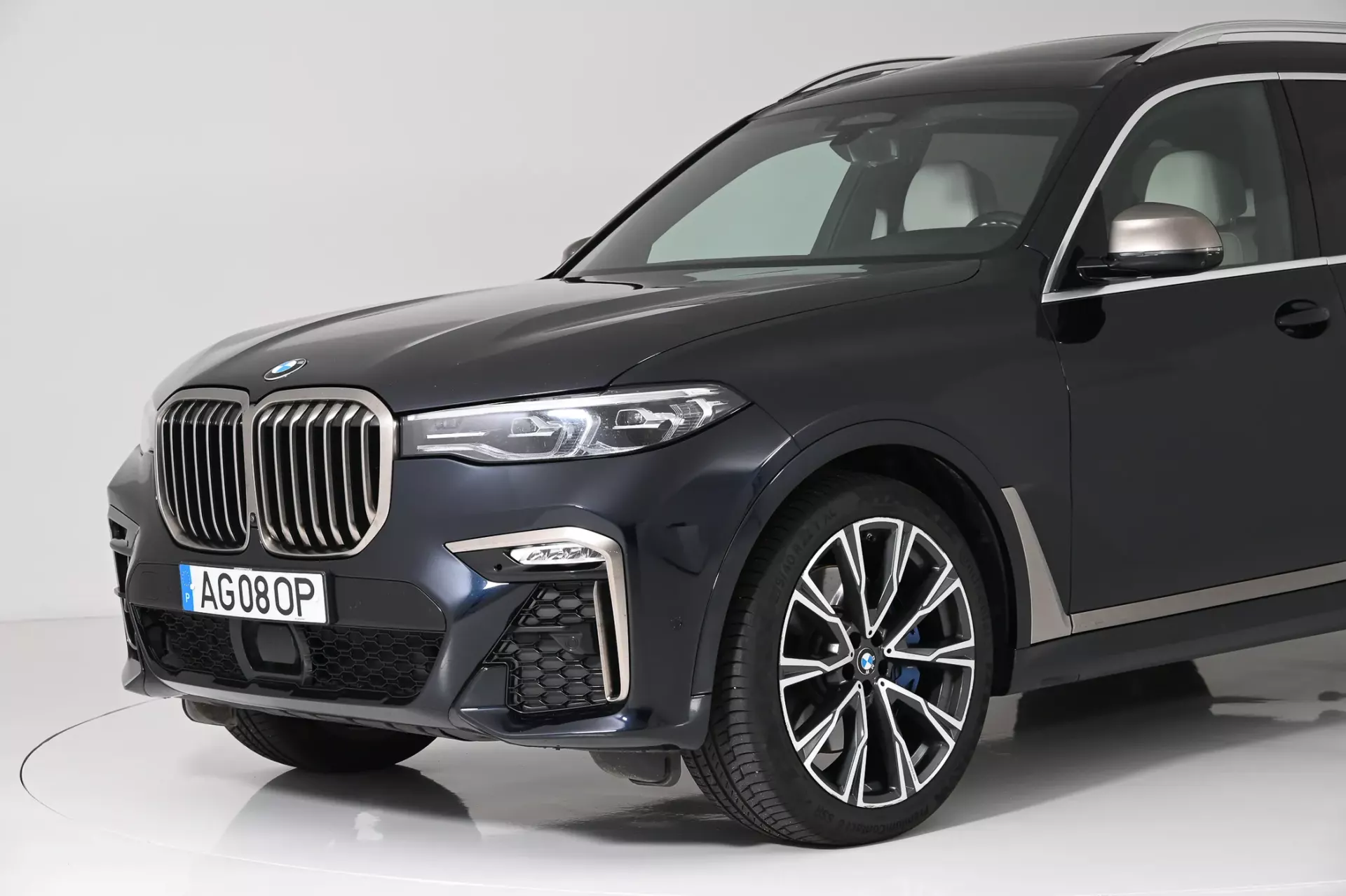 BMW X7 M50i 10