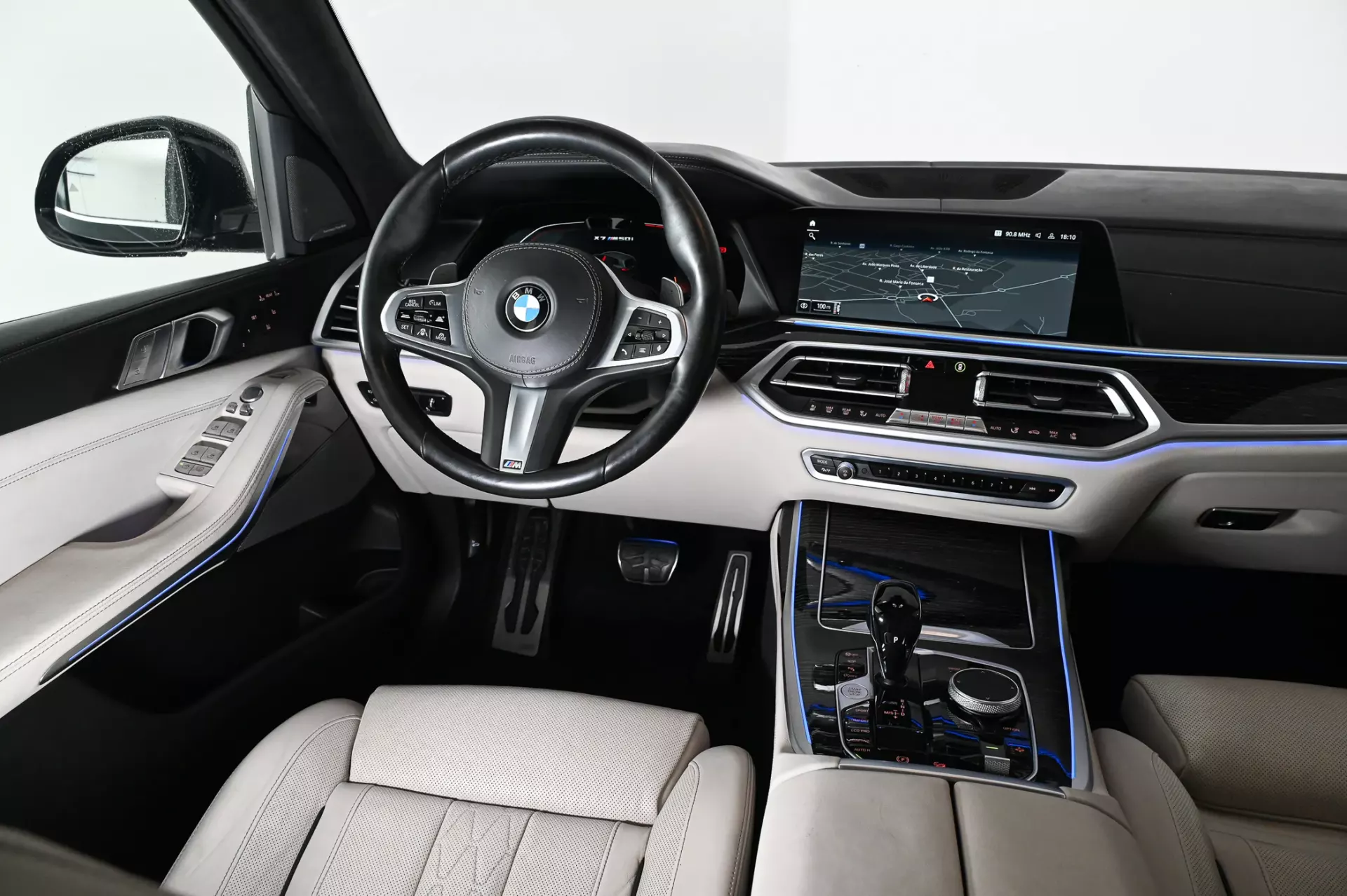 BMW X7 M50i 21