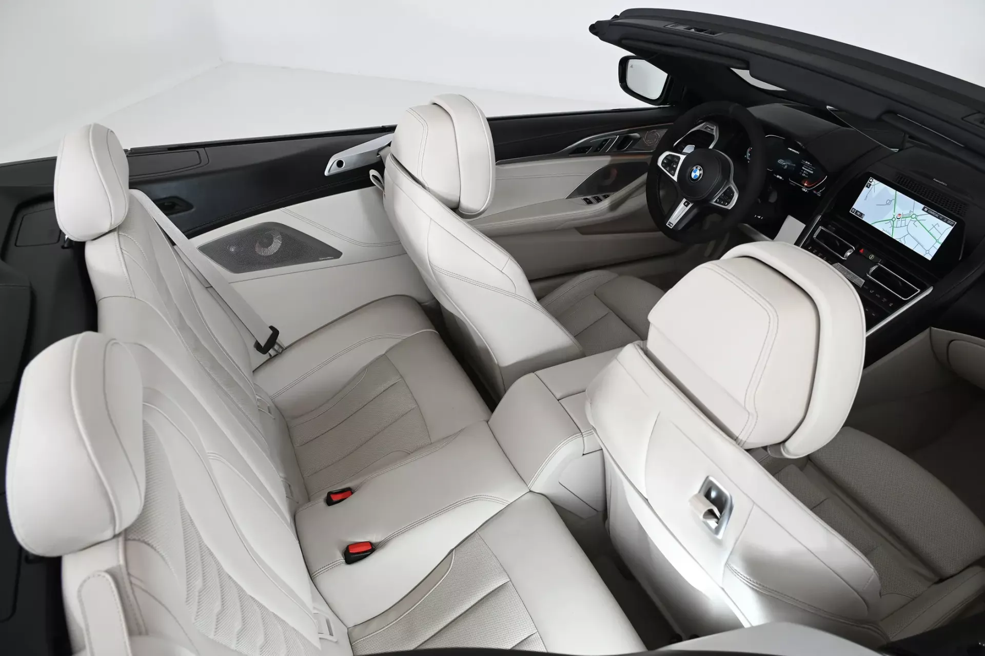 BMW M850i Gran Coupé 36