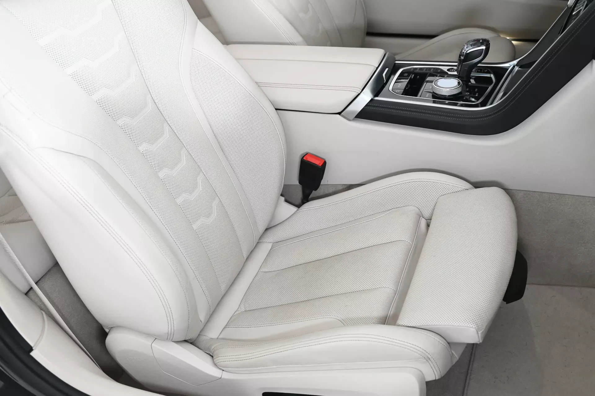 BMW M850i Gran Coupé 40