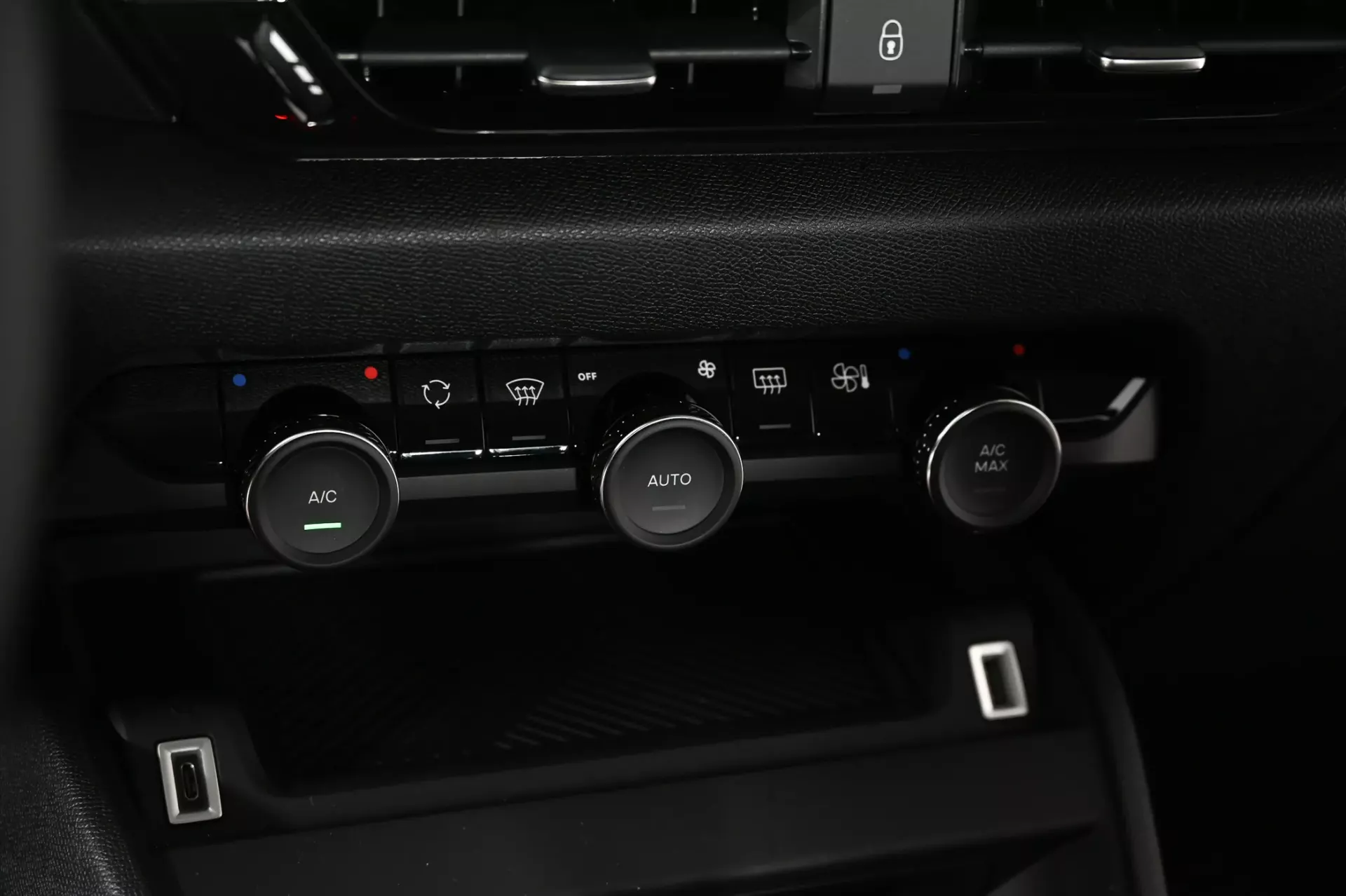 Citroën C4 X 1.2 PureTech Feel 26