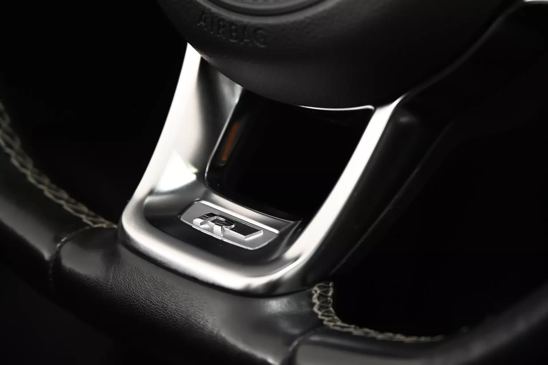 Volkswagen T-Roc Cabrio 1.5 TSI R-Line DSG 33