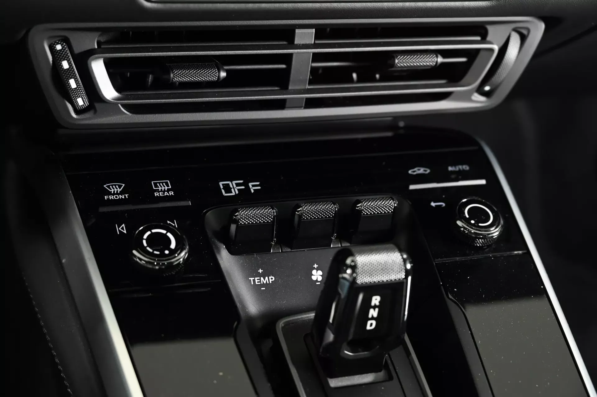 Porsche 911 (992) Turbo S PDK 28