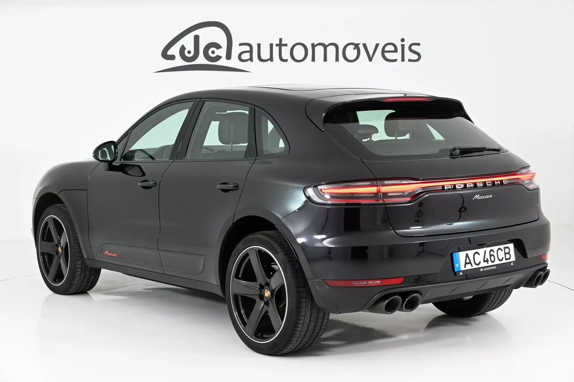 Porsche Macan Standard 2