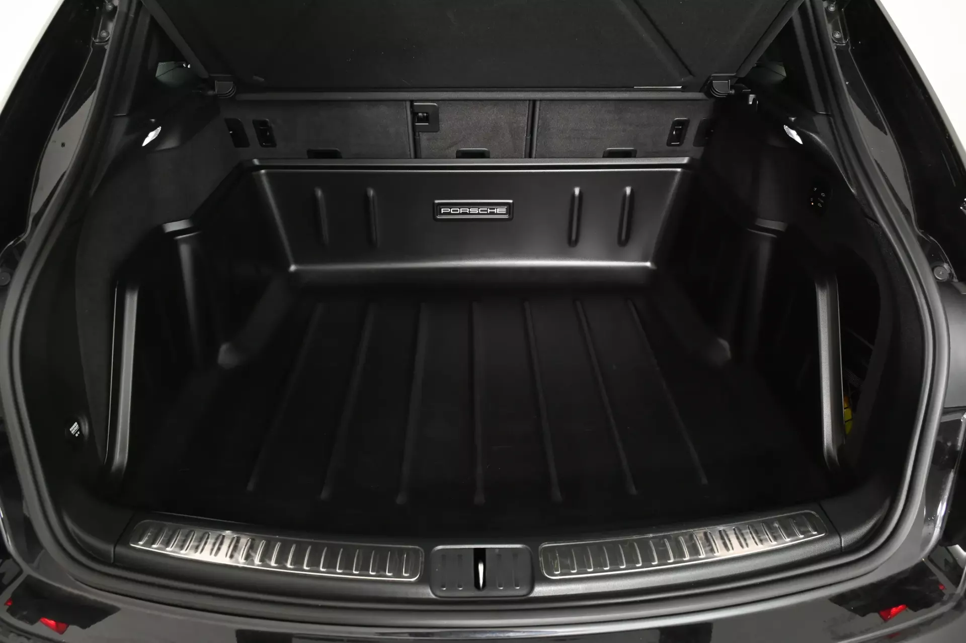 Porsche Macan Standard 8