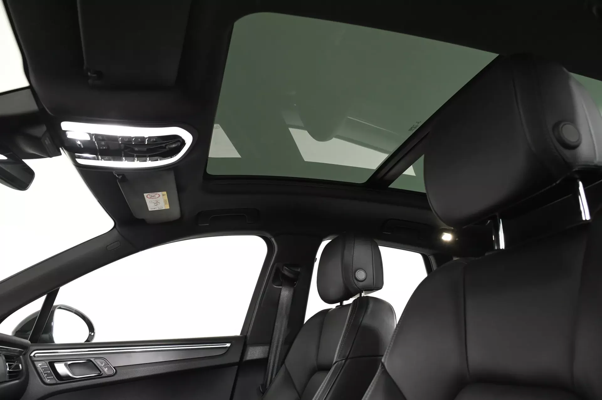 Porsche Macan Standard 13