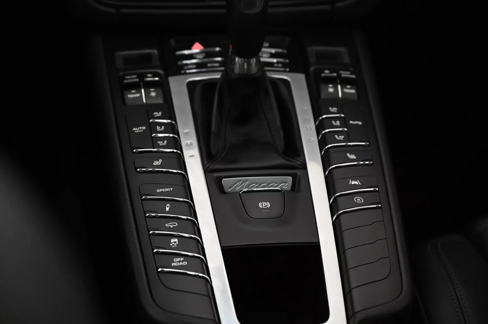 Porsche Macan Standard 23