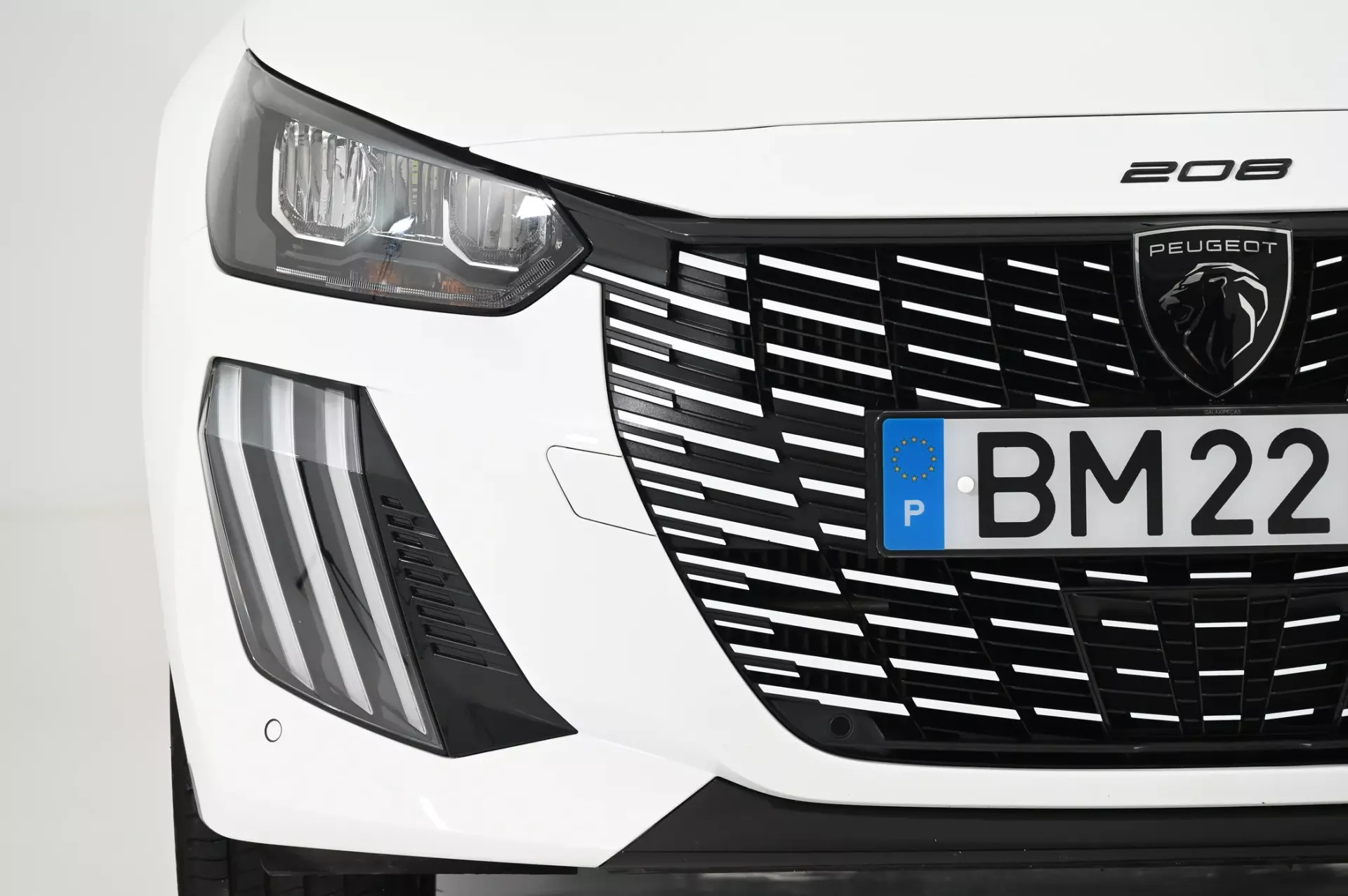 Peugeot 208 1.2 Hybrid Allure e-DCS6 9