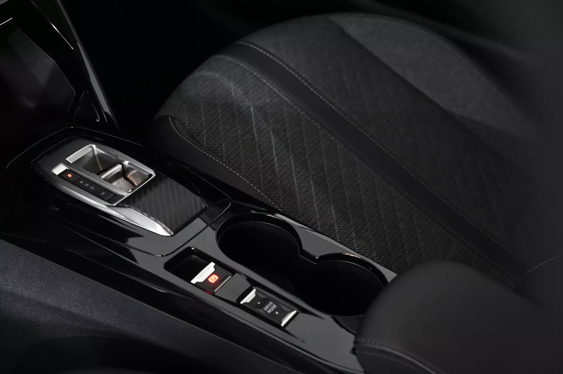 Peugeot 208 1.2 Hybrid Allure e-DCS6 20