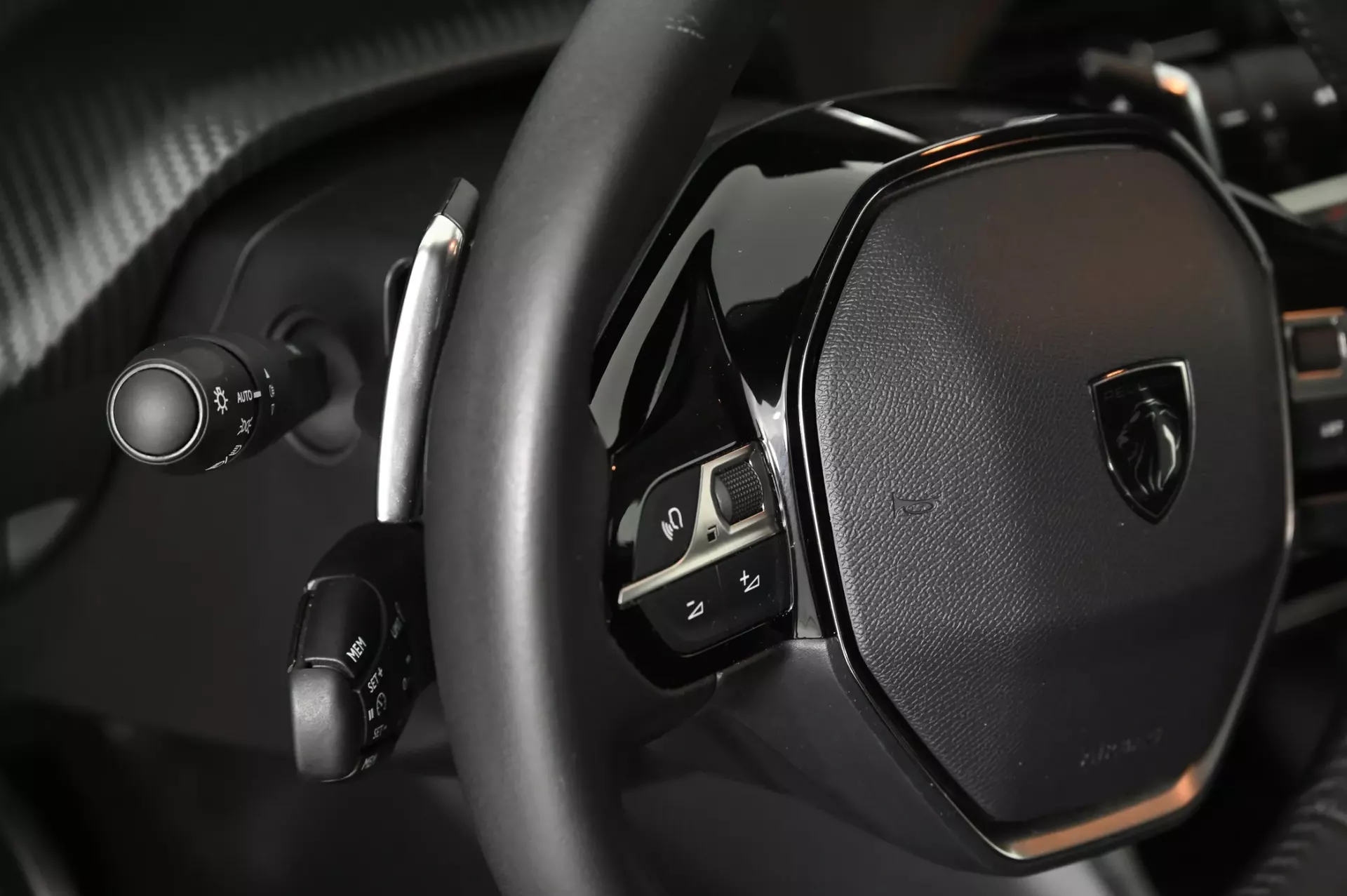 Peugeot 208 1.2 Hybrid Allure e-DCS6 22