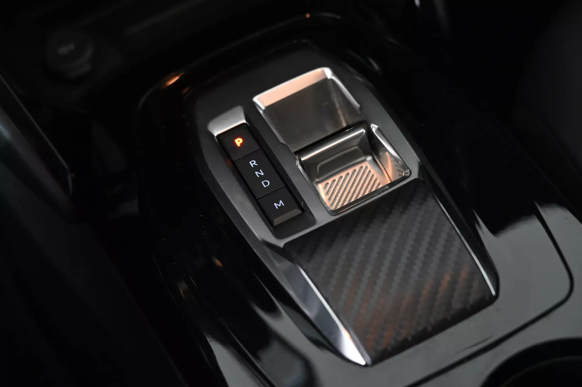 Peugeot 208 1.2 Hybrid Allure e-DCS6 26