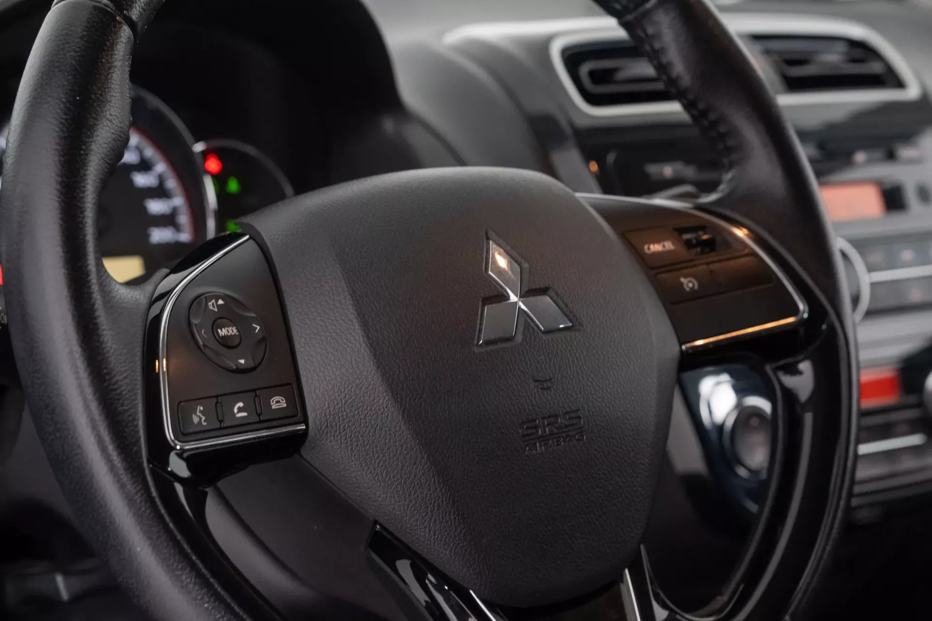 Mitsubishi Space Star 1.2 Intense 28