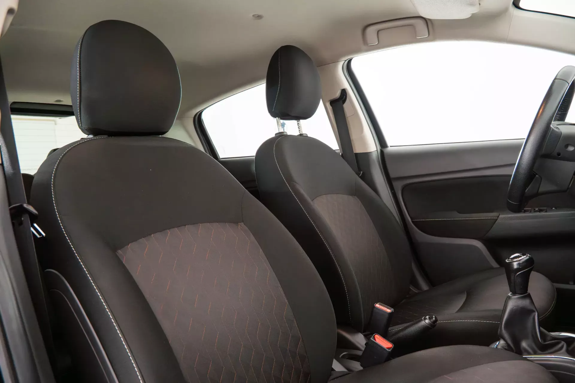 Mitsubishi Space Star 1.2 Intense 33