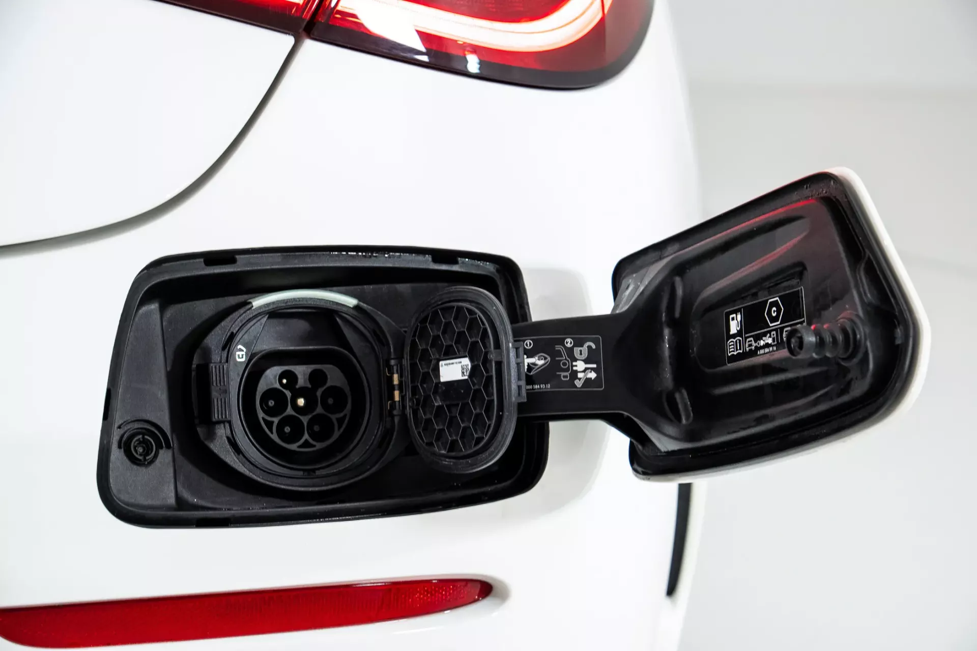 Mercedes-Benz CLE 300 14