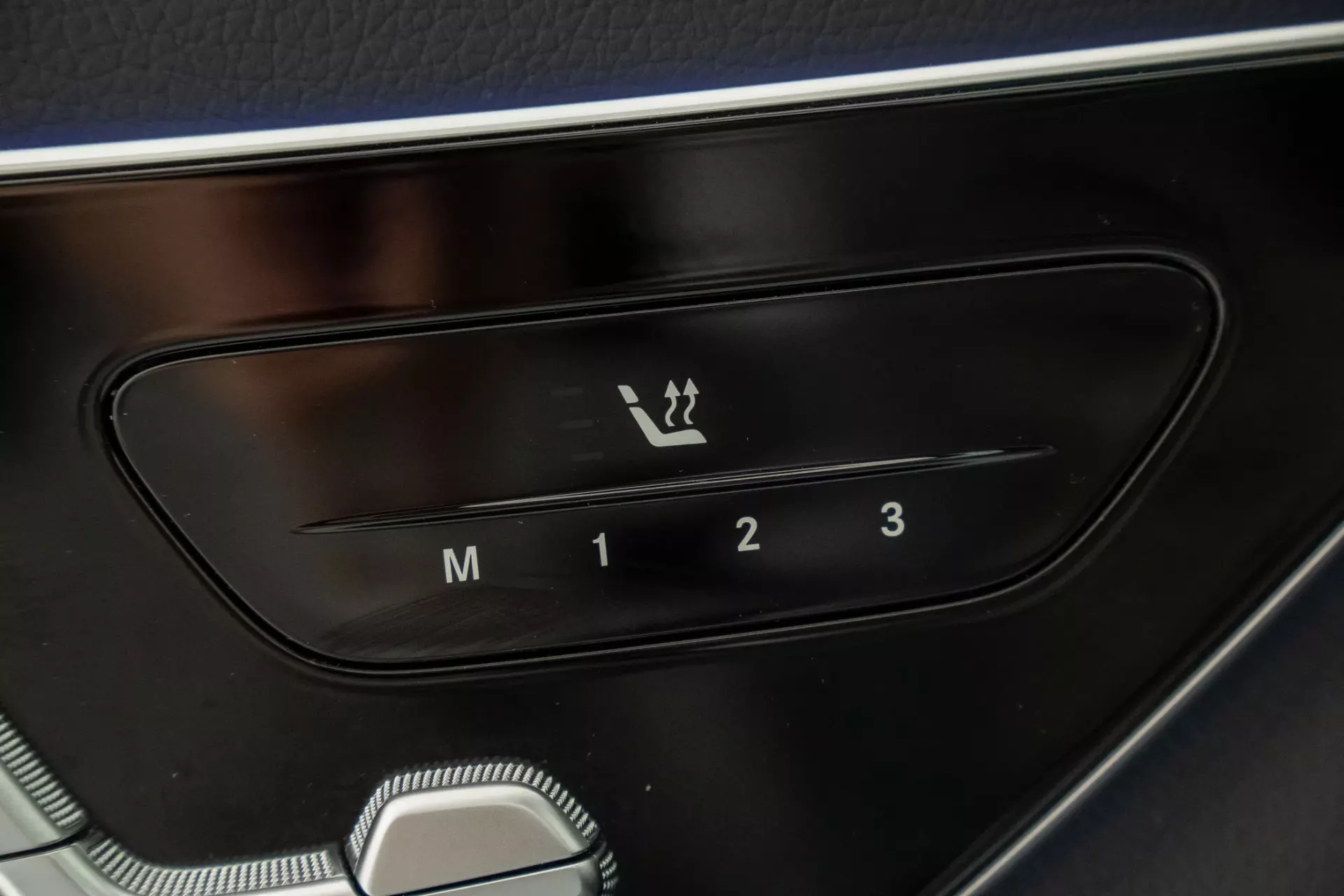 Mercedes-Benz CLE 300 30