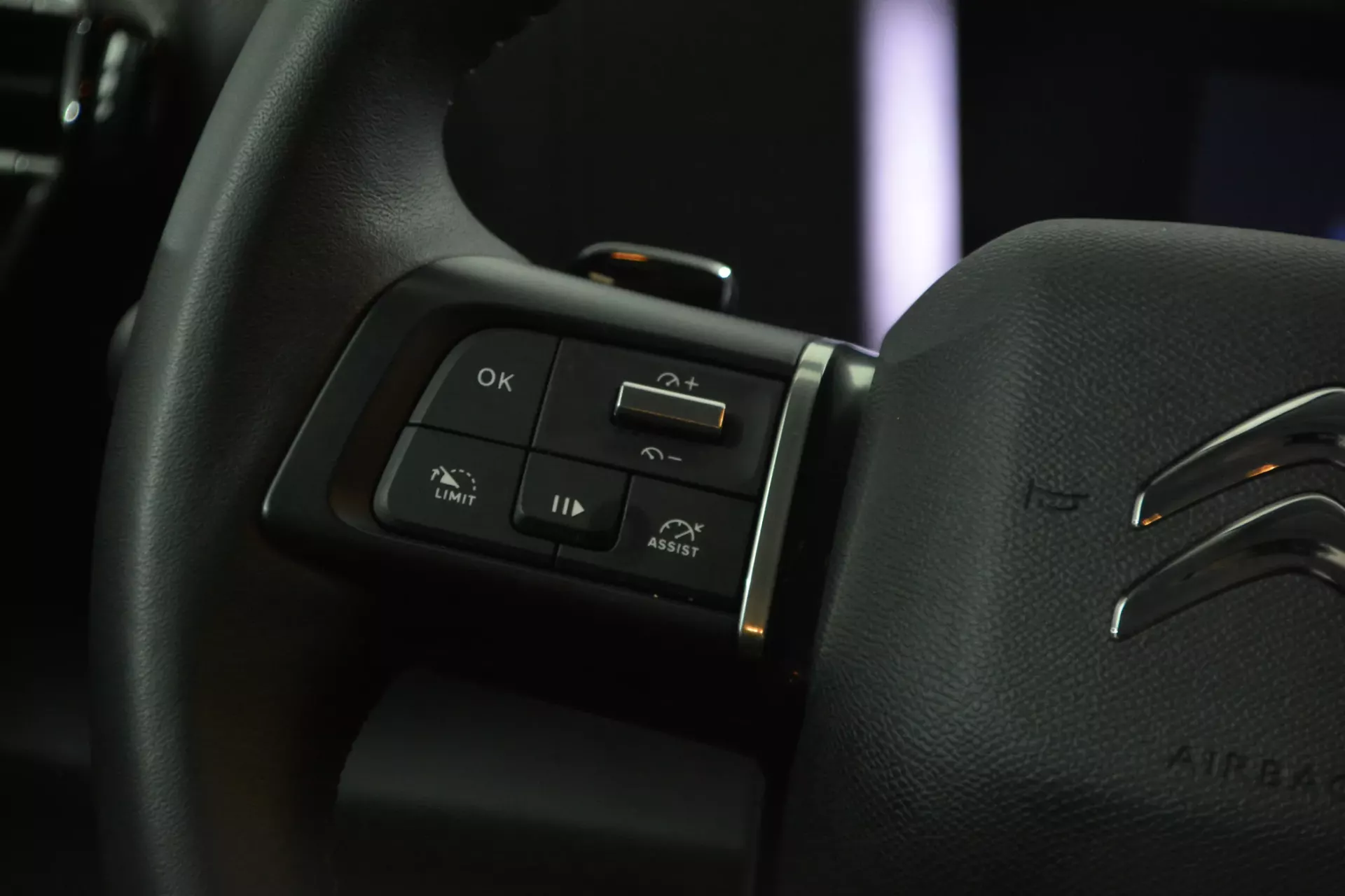 Citroën C4 X 1.5 BlueHDi Feel Pack EAT8 28