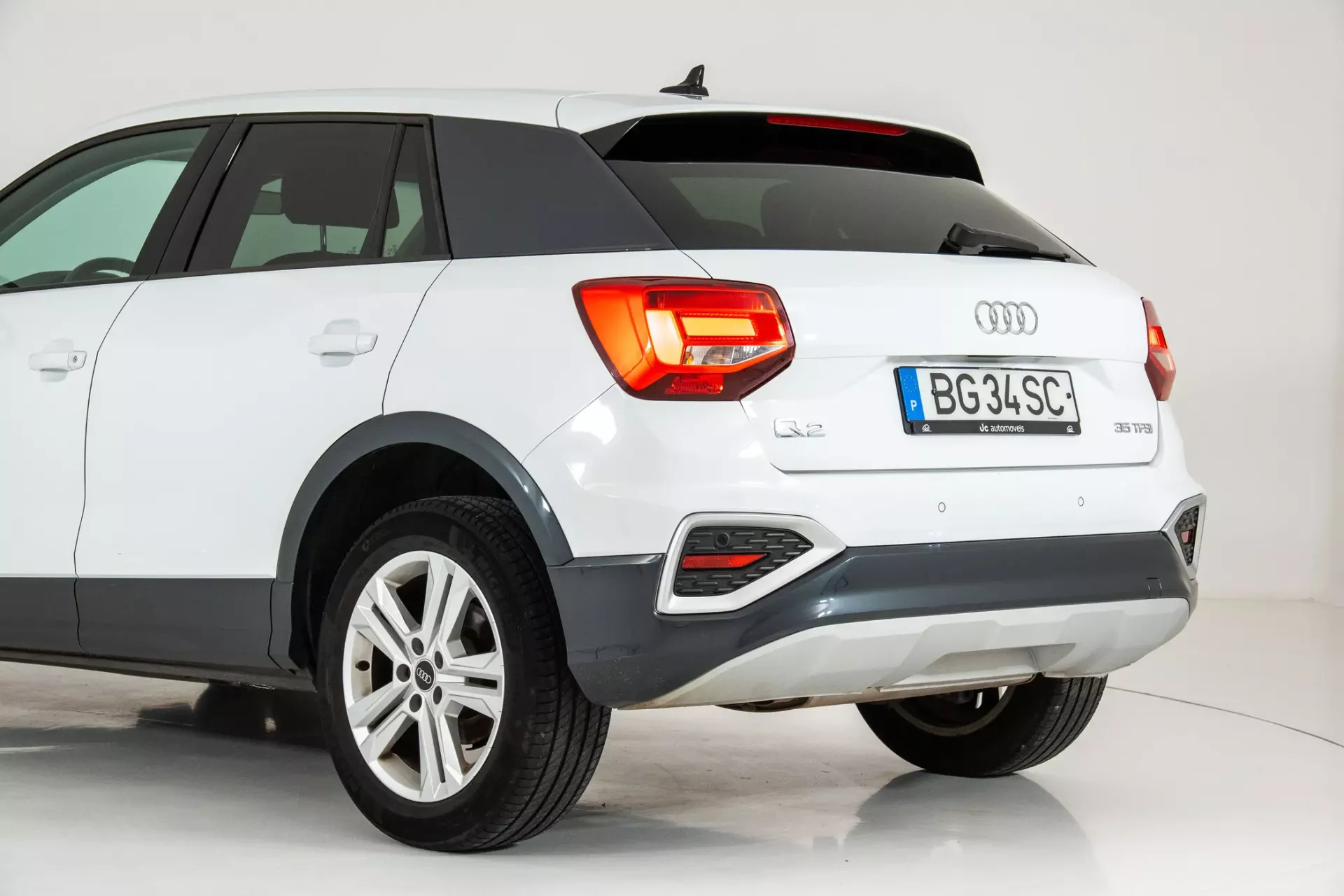 Audi Q2 13