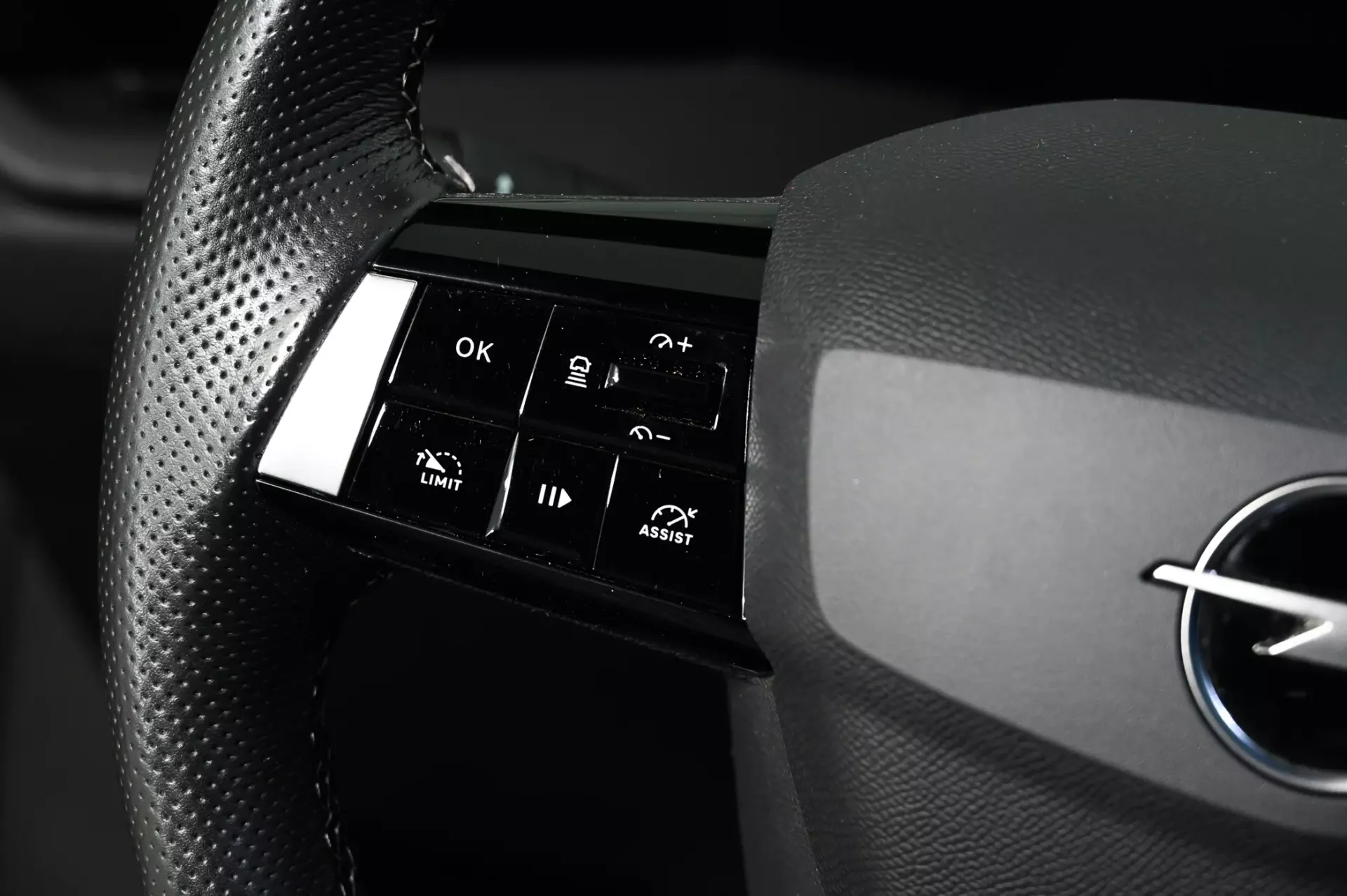 Opel Astra Sports Tourer 17