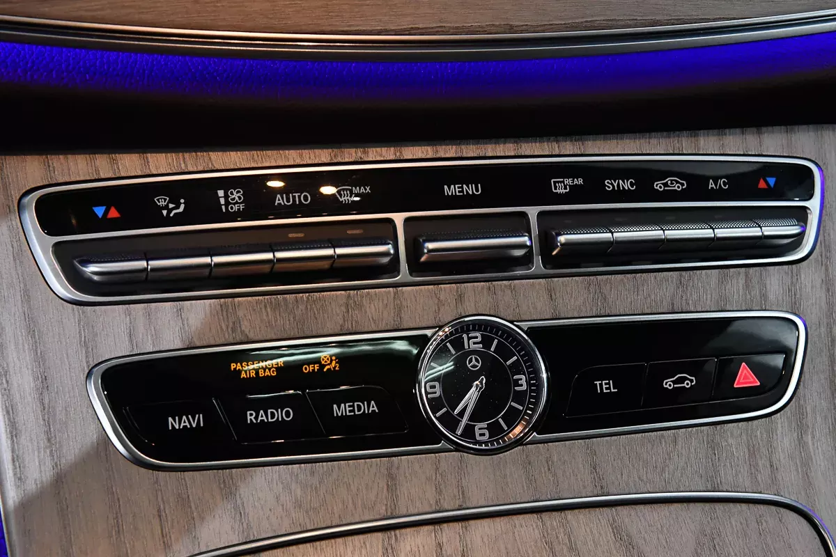 Mercedes-Benz CLS 350 23