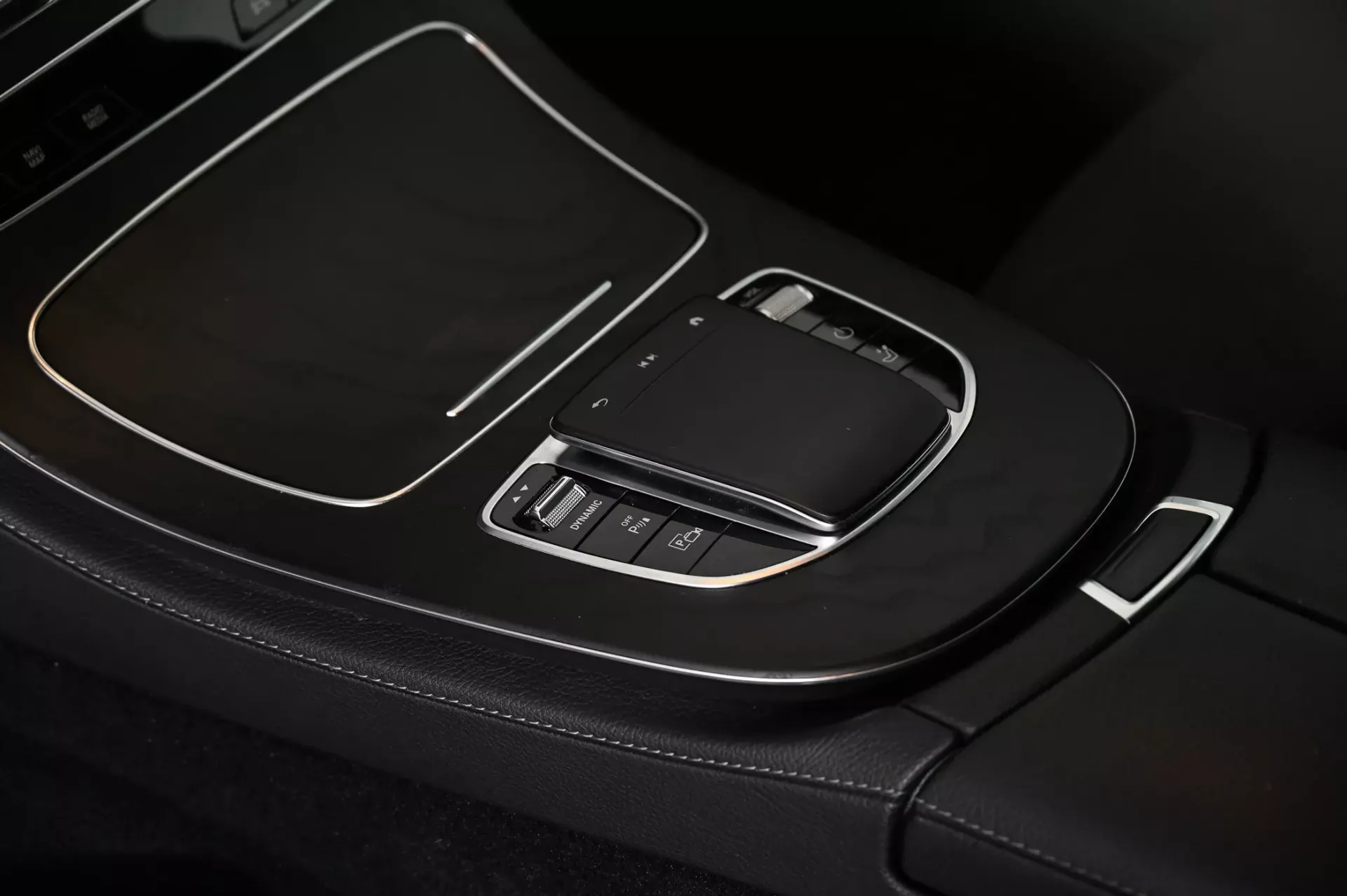 Mercedes-Benz E 300 de Avantgarde 26