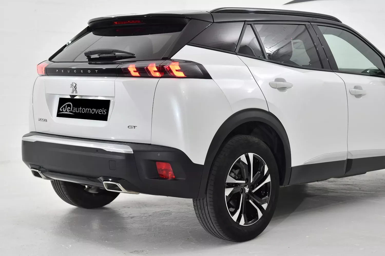 Peugeot 2008 1.2 PureTech GT EAT8 2