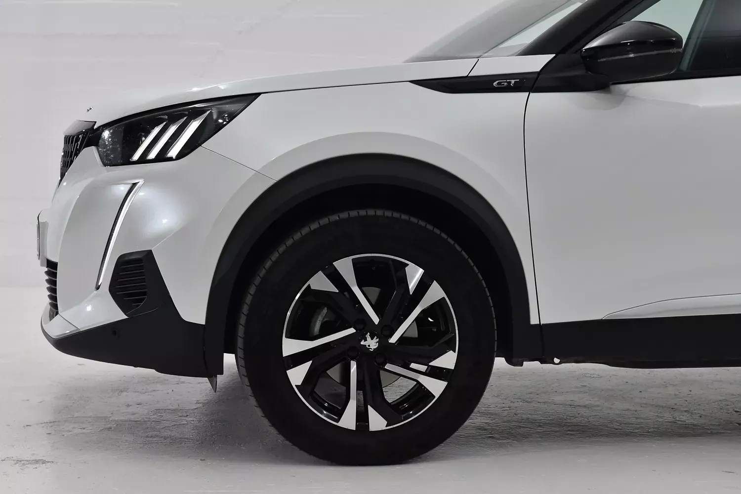 Peugeot 2008 1.2 PureTech GT EAT8 7