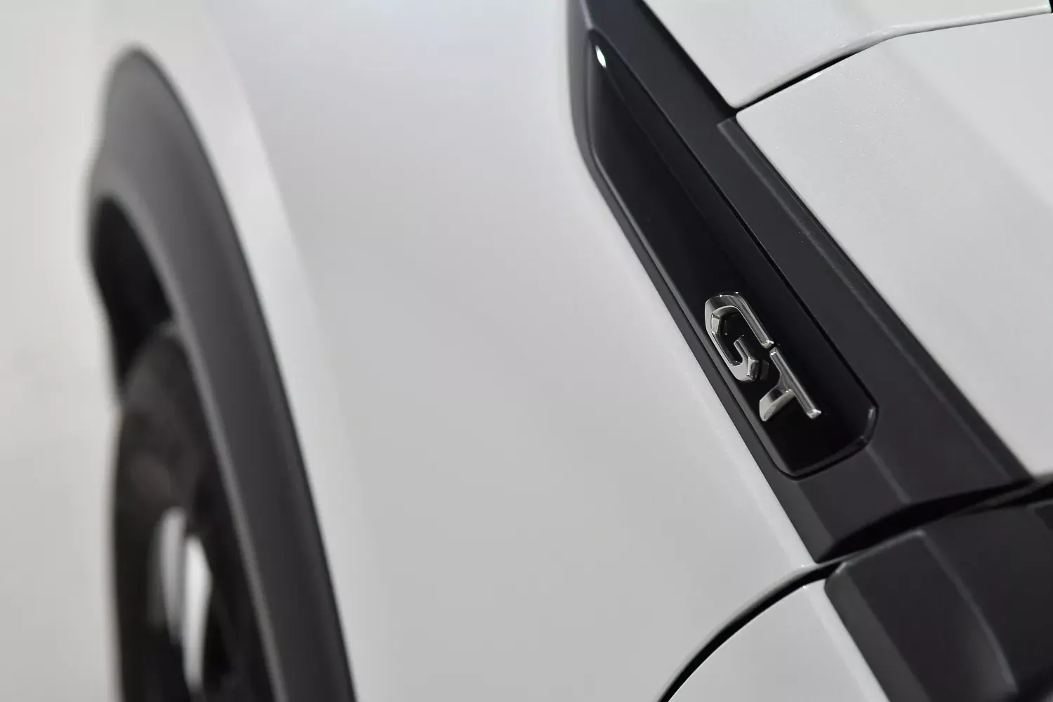 Peugeot 2008 1.2 PureTech GT EAT8 8