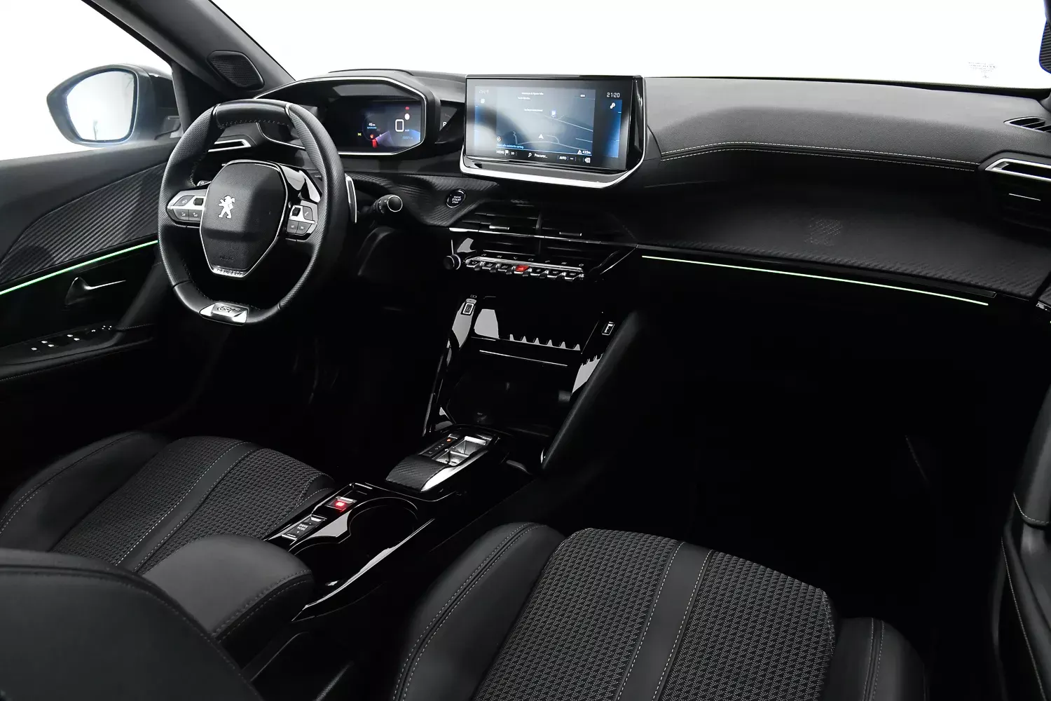 Peugeot 2008 1.2 PureTech GT EAT8 17