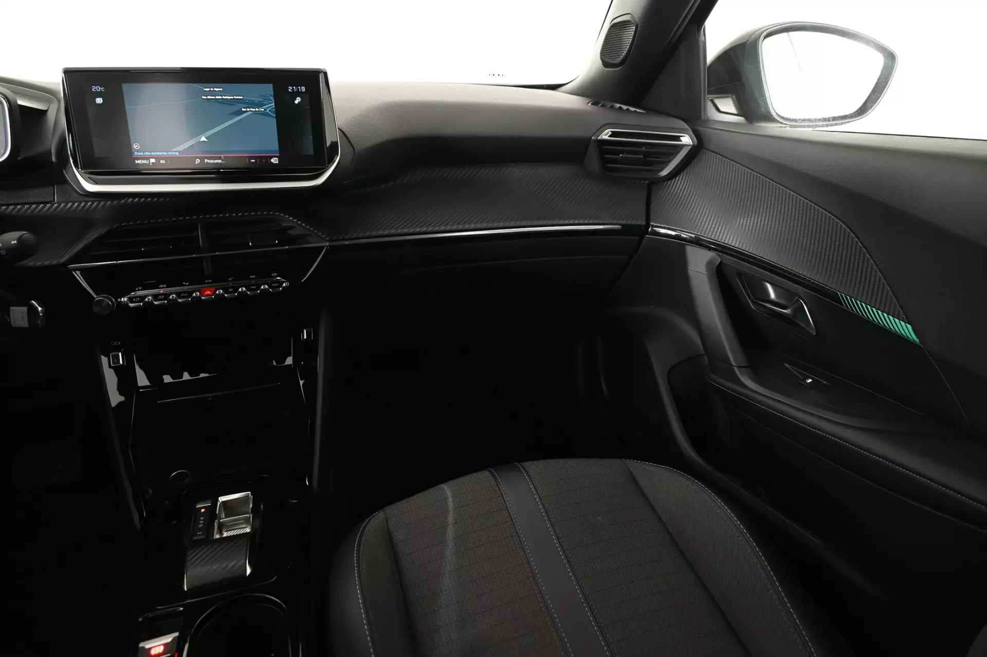 Peugeot 2008 1.2 PureTech Allure Pack EAT8 17